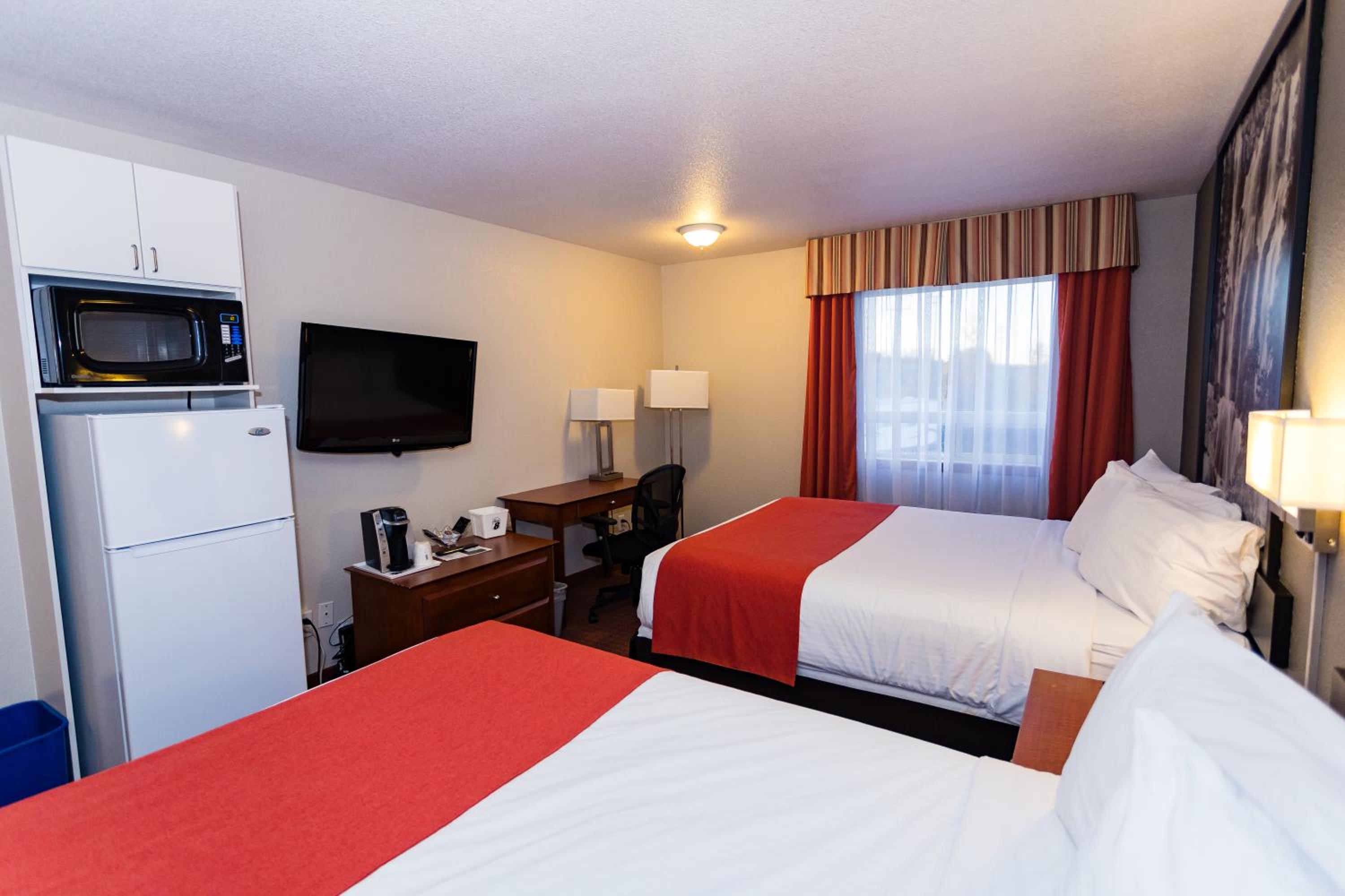 Deluxe Queen Room with Two Queen Beds - Non-Smoking