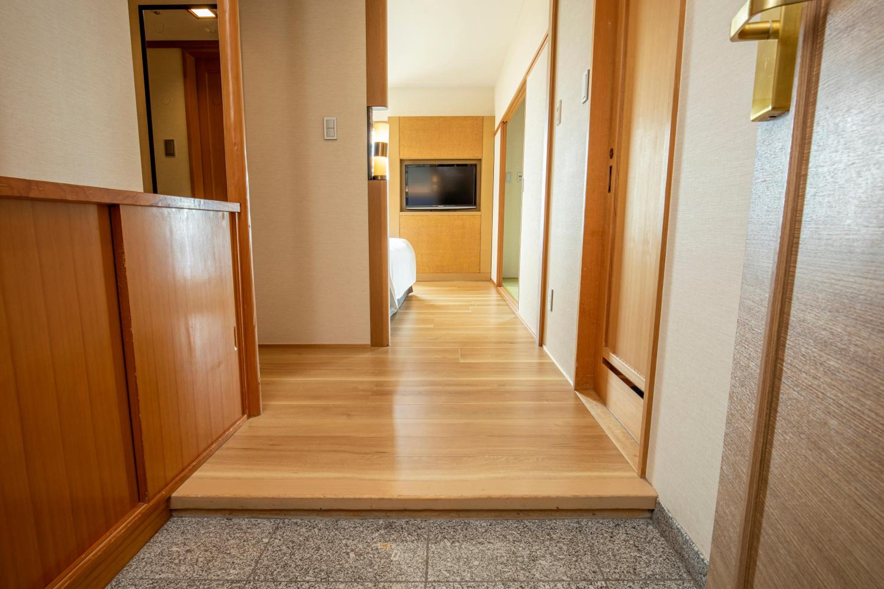 Japanese Corner Suite