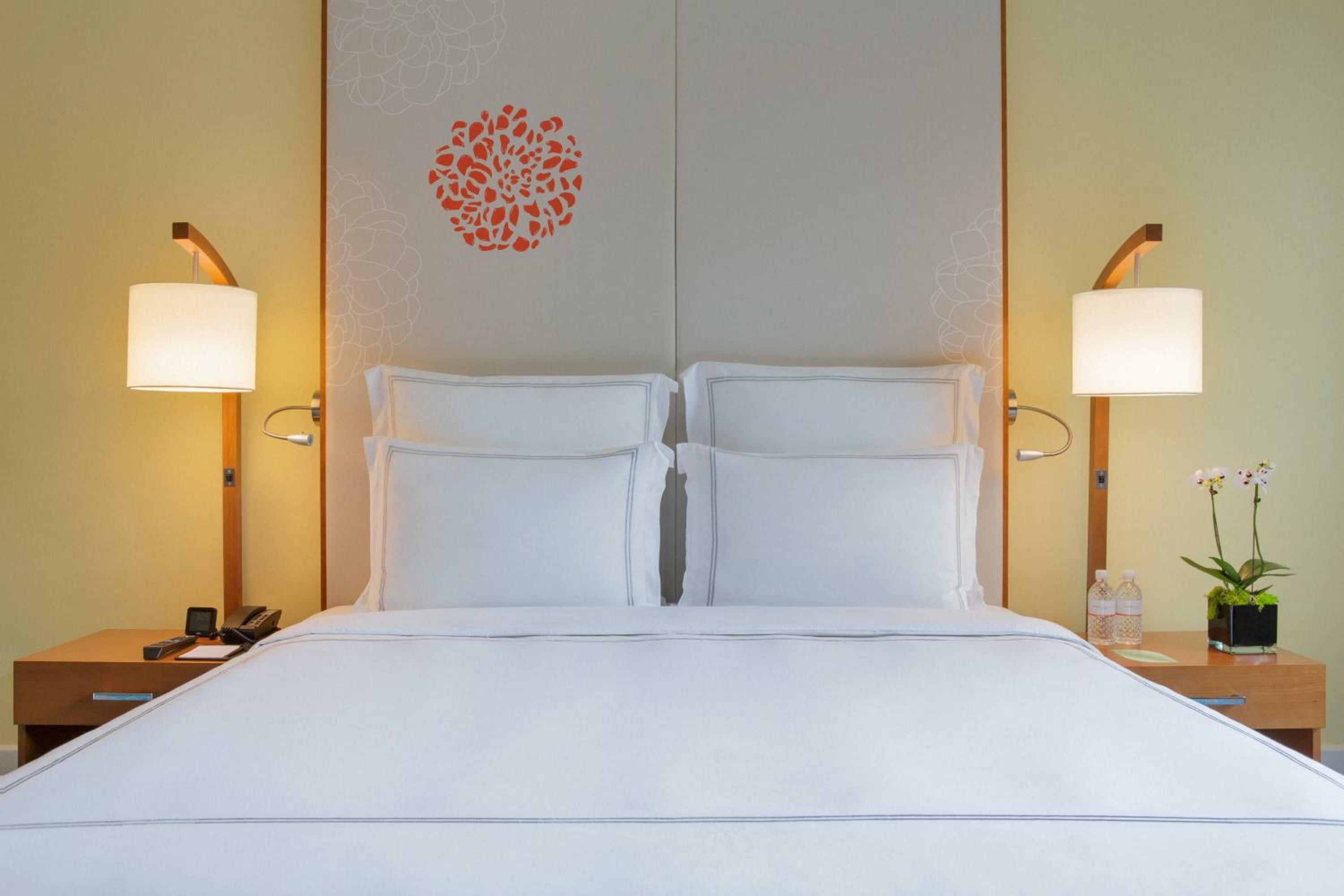 Premier King with Balcony