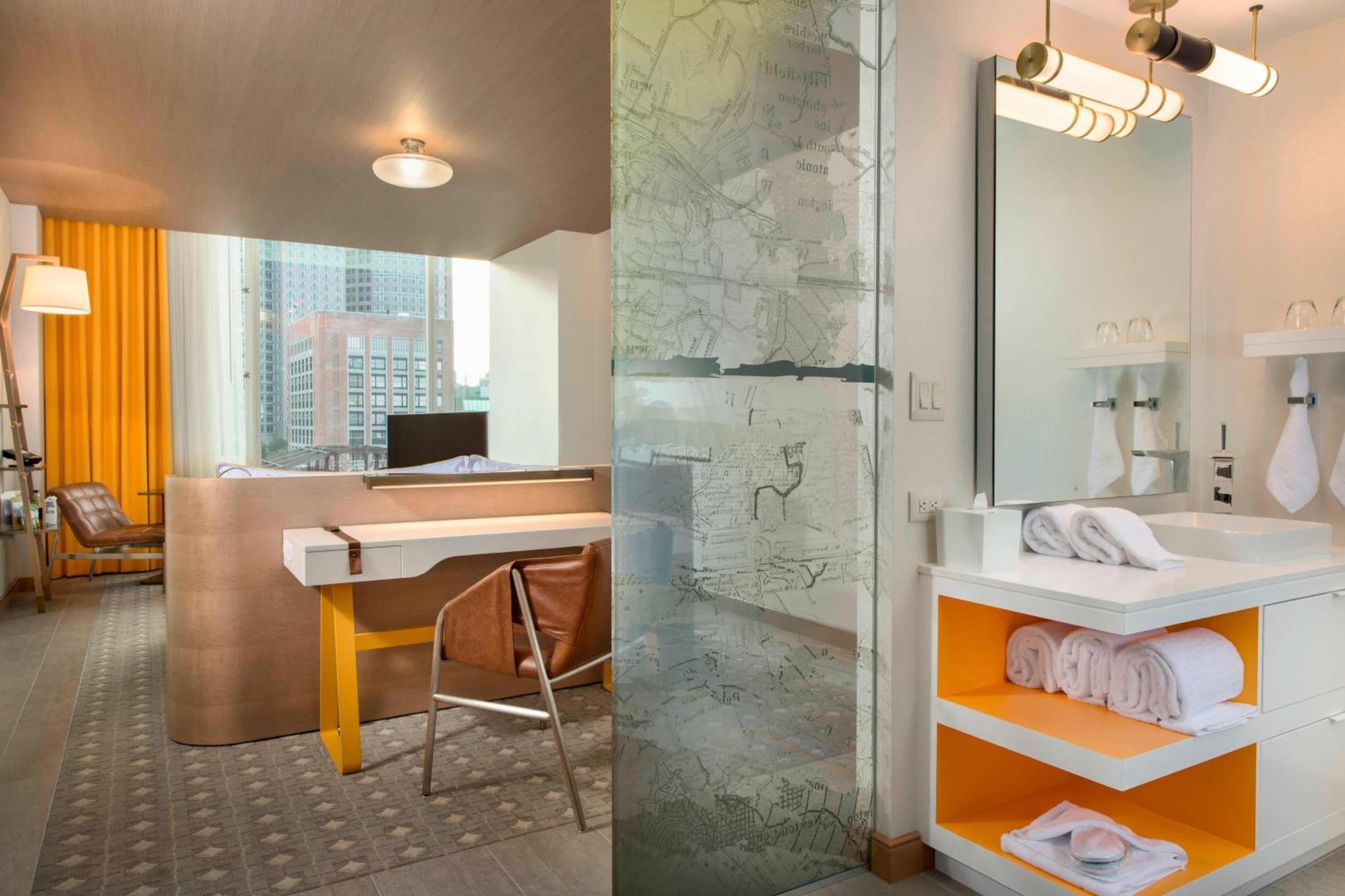 Deluxe King Room with City View