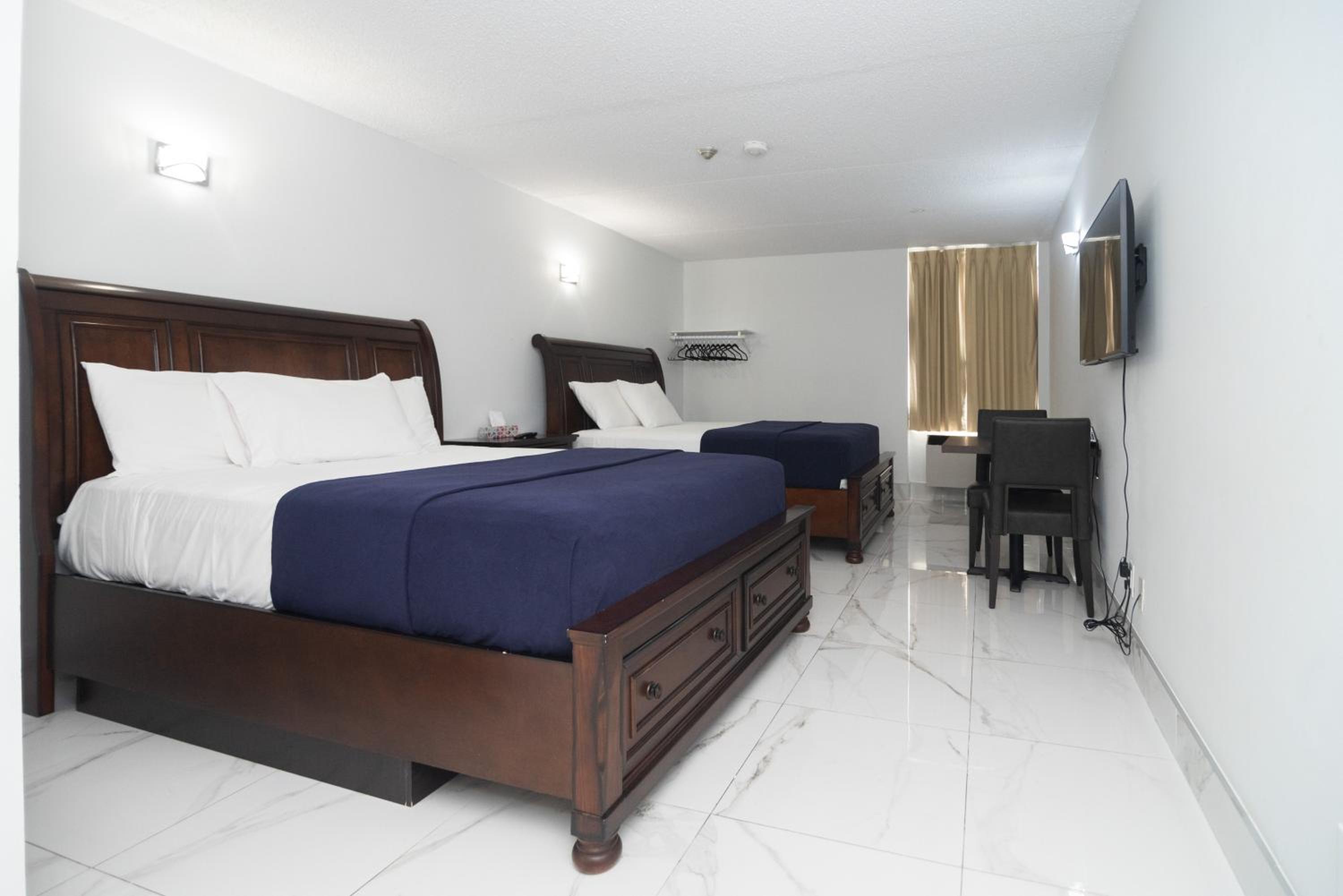 Executive Room with 2 Queen Beds 