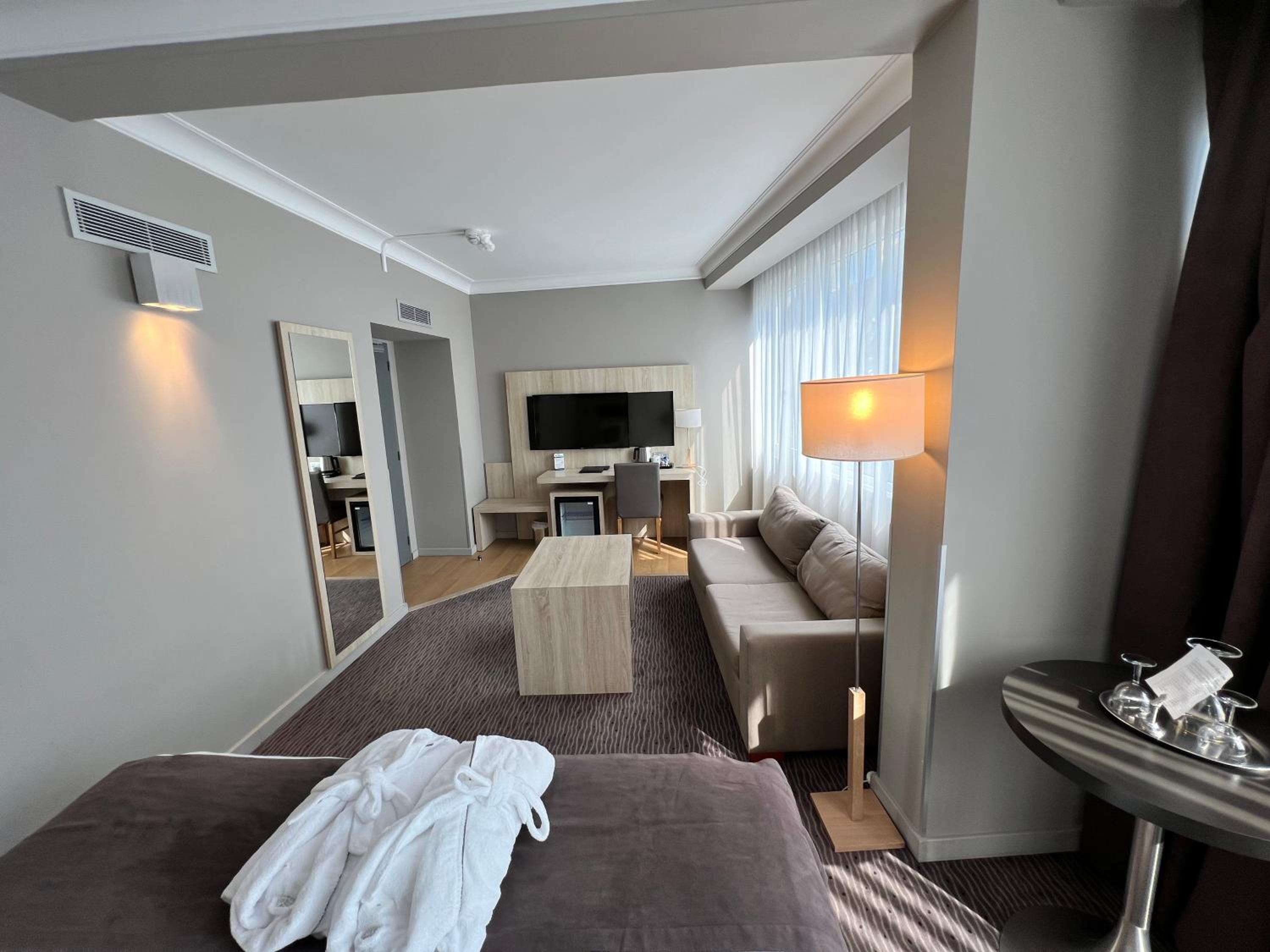 Executive Queen Room