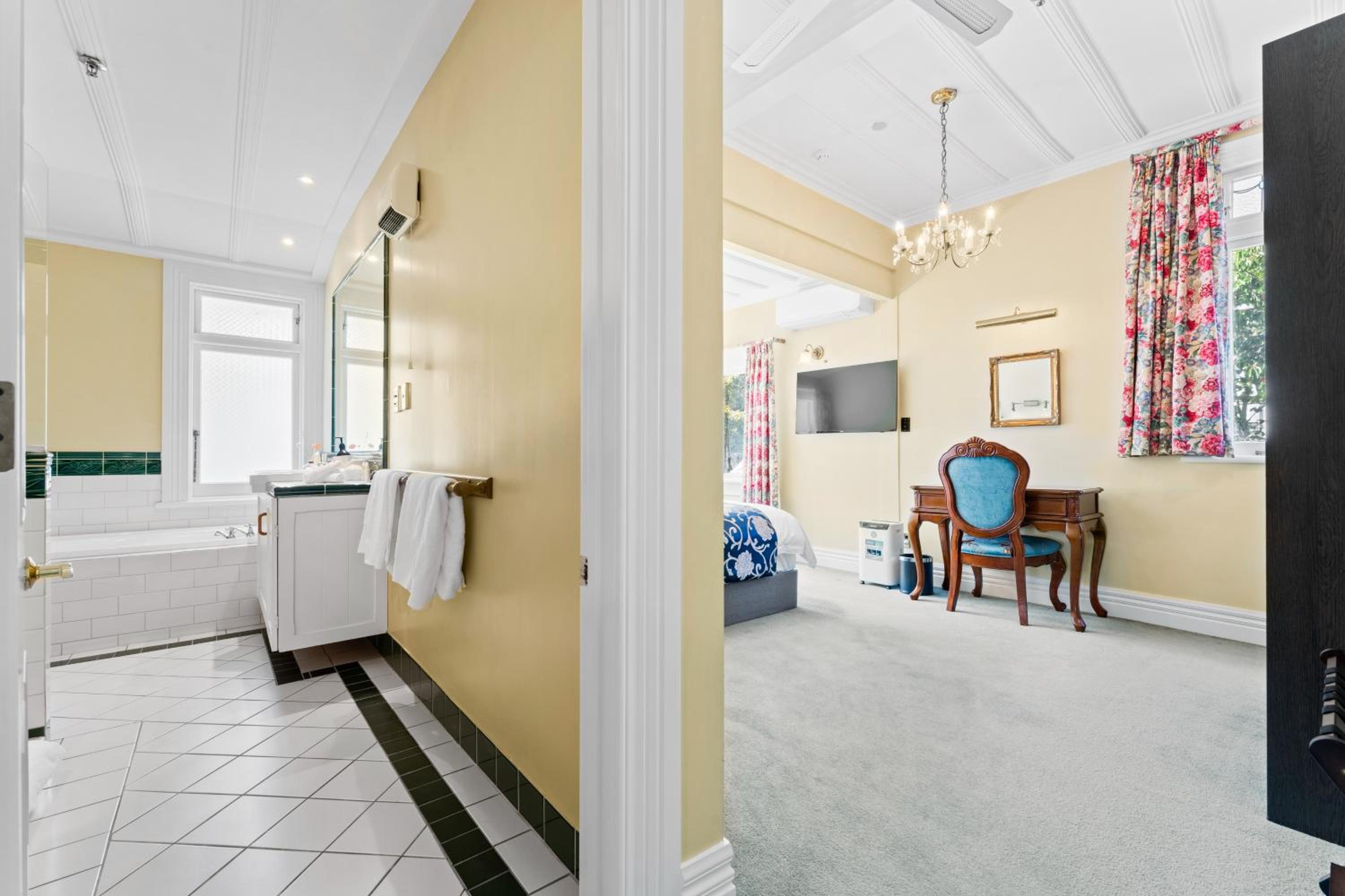 Deluxe Double Room with Bath