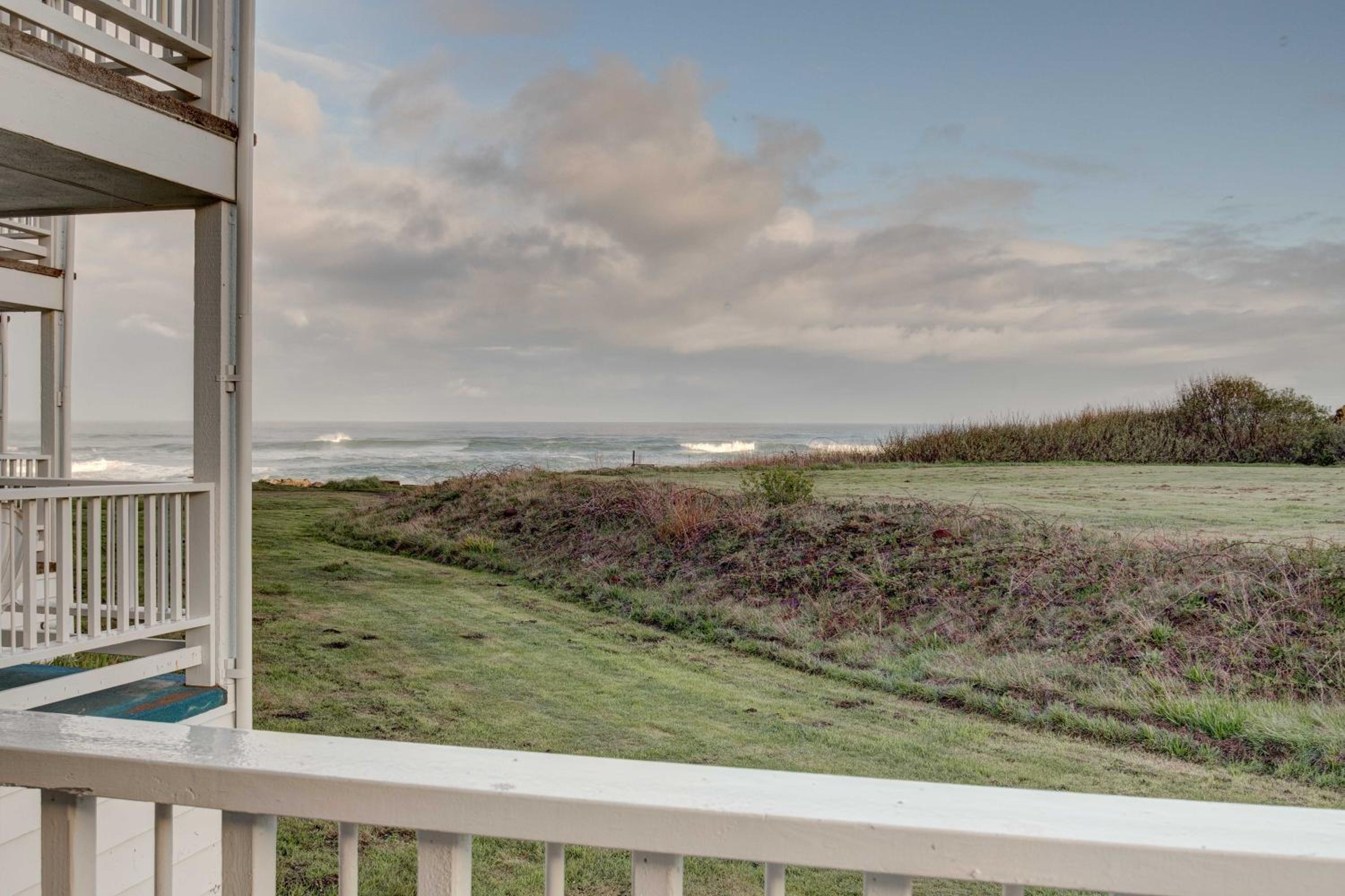 Queen Room with Two Queen Beds and Ocean View - Pet Friendly