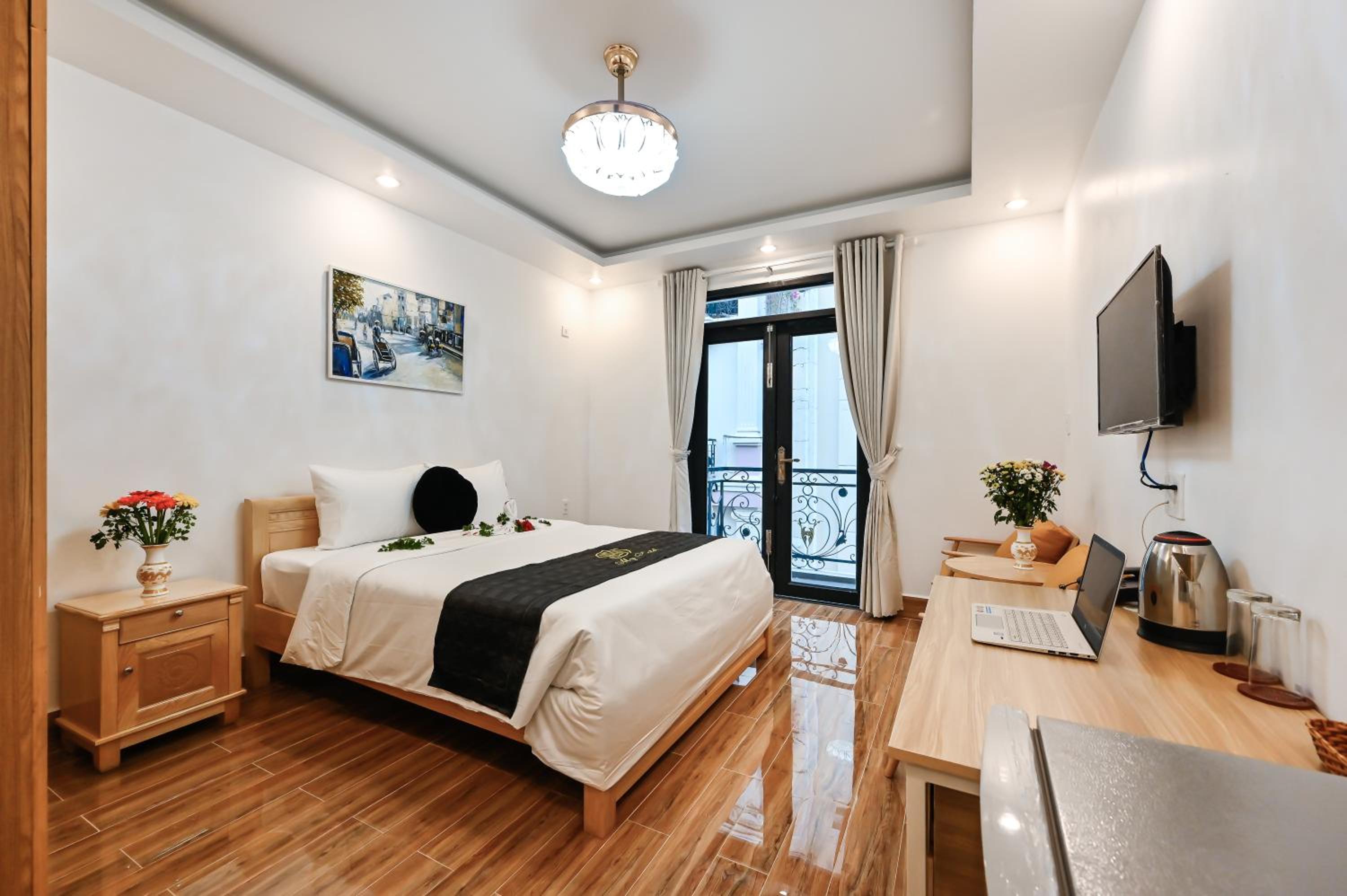 Deluxe Double Room with Balcony