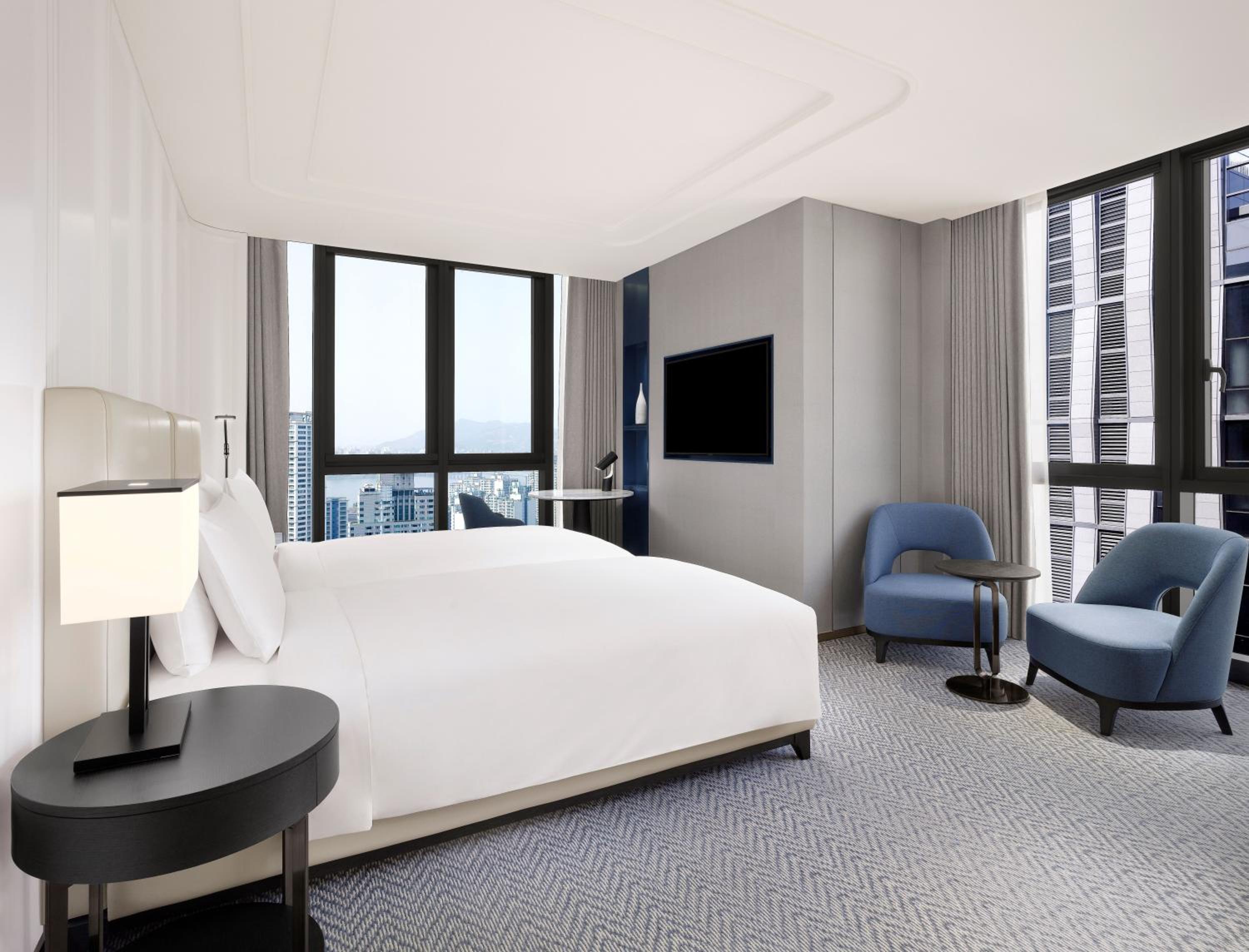 Luxury Room with 2 Single Beds
