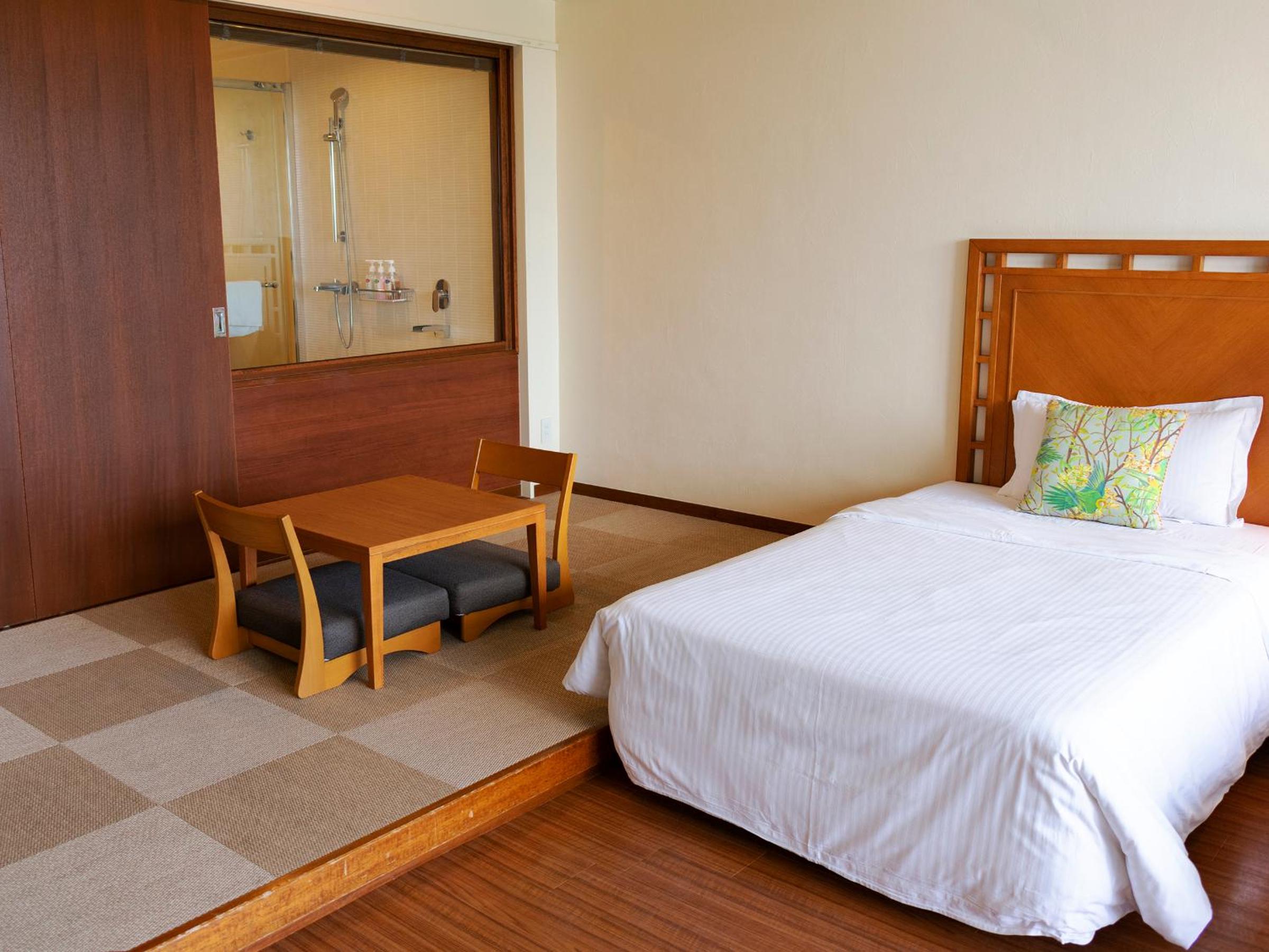 Luxury Room with Mountain View - Non-Smoking