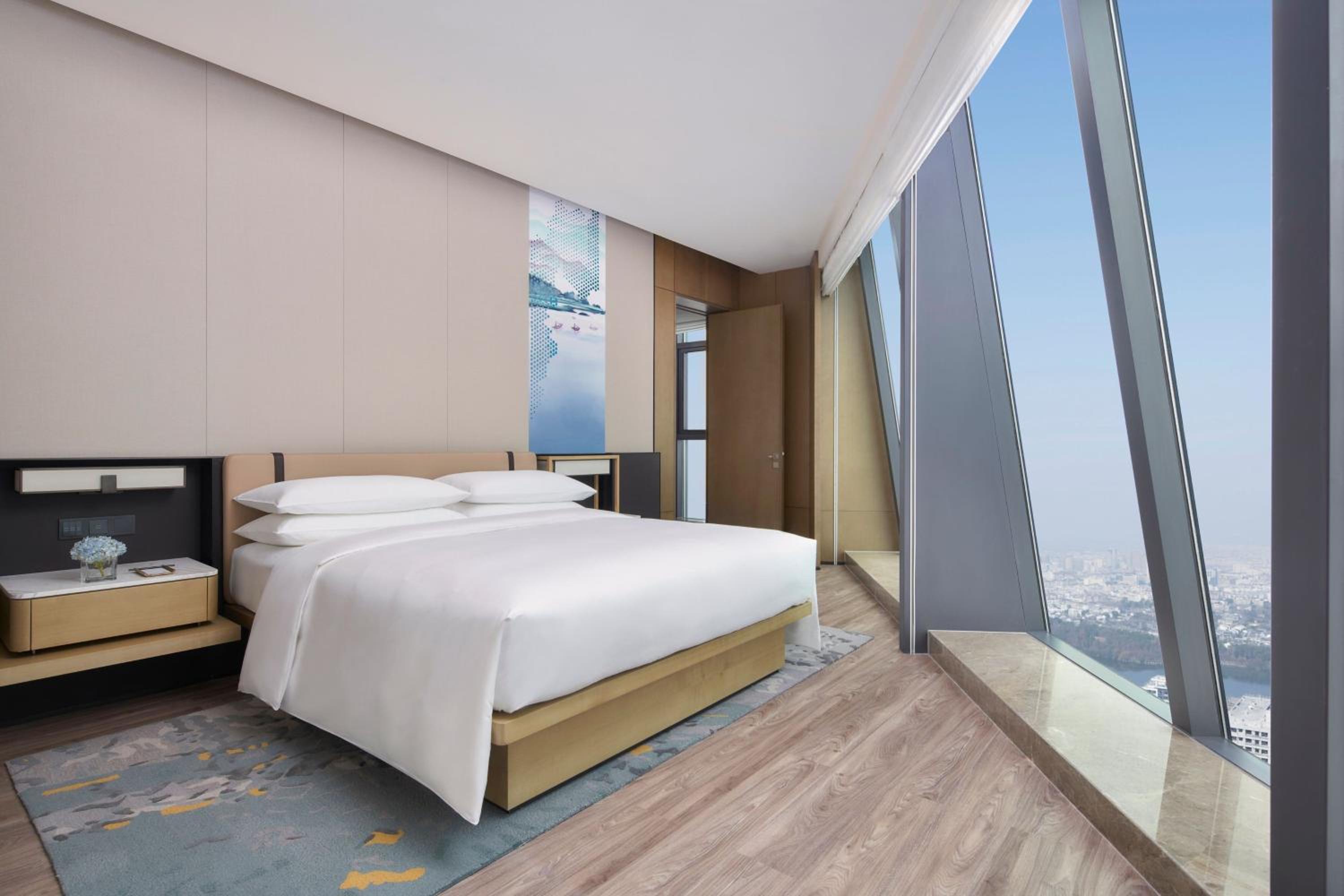 Executive King Suite - Club Lounge Access