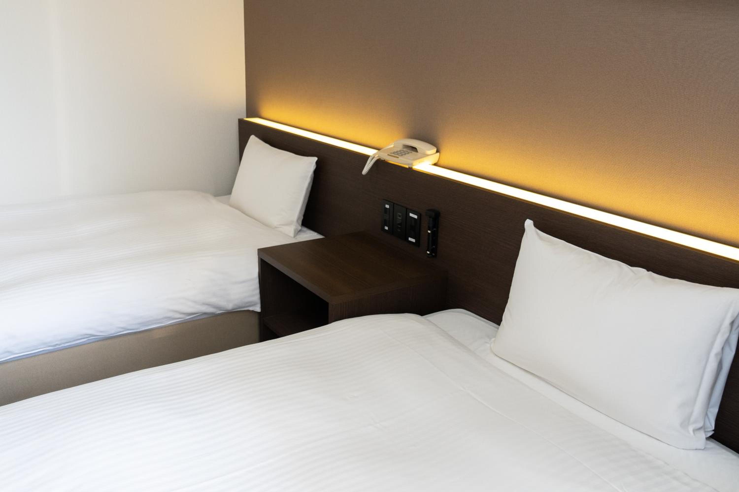 Twin Room - Non-Smoking