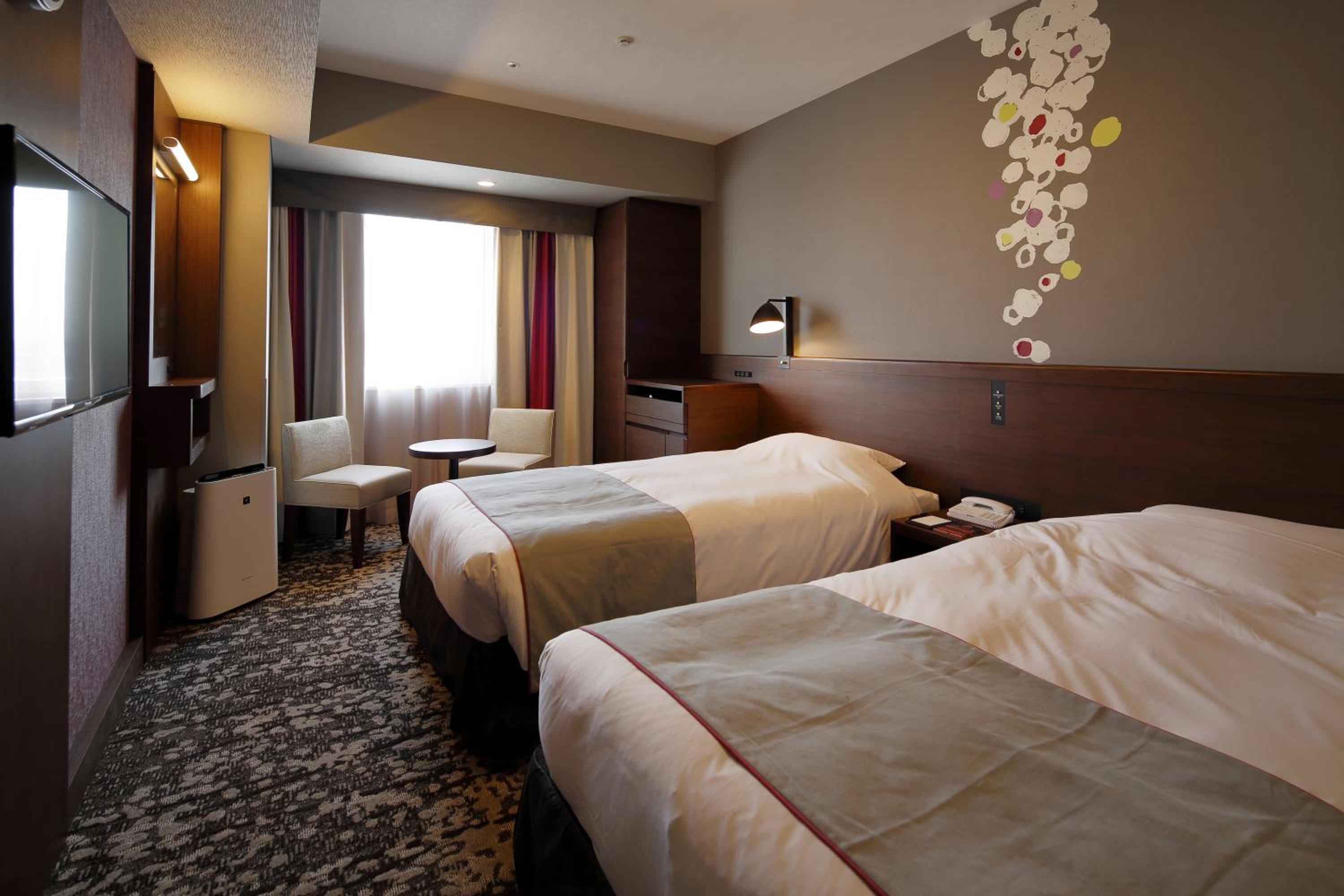 Basic Twin Room for 2 Adult - Non-Smoking