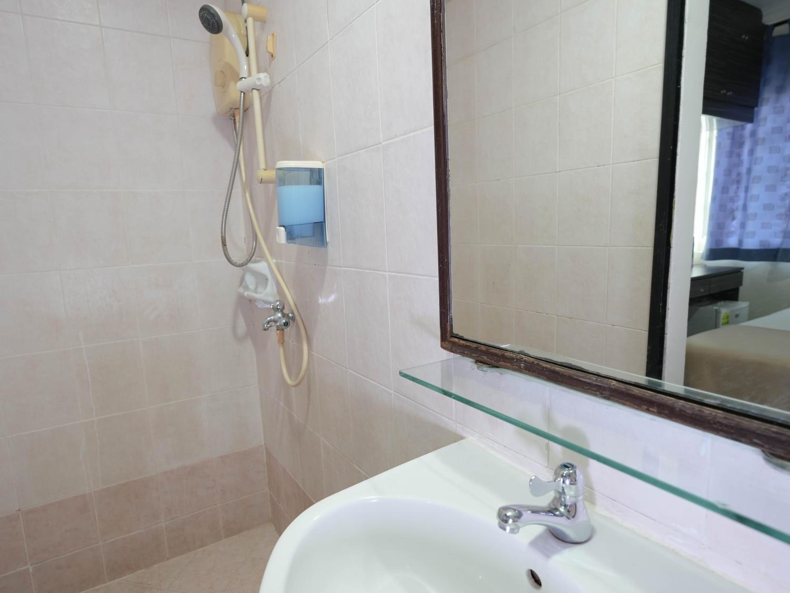 Deluxe Twin Room With Window