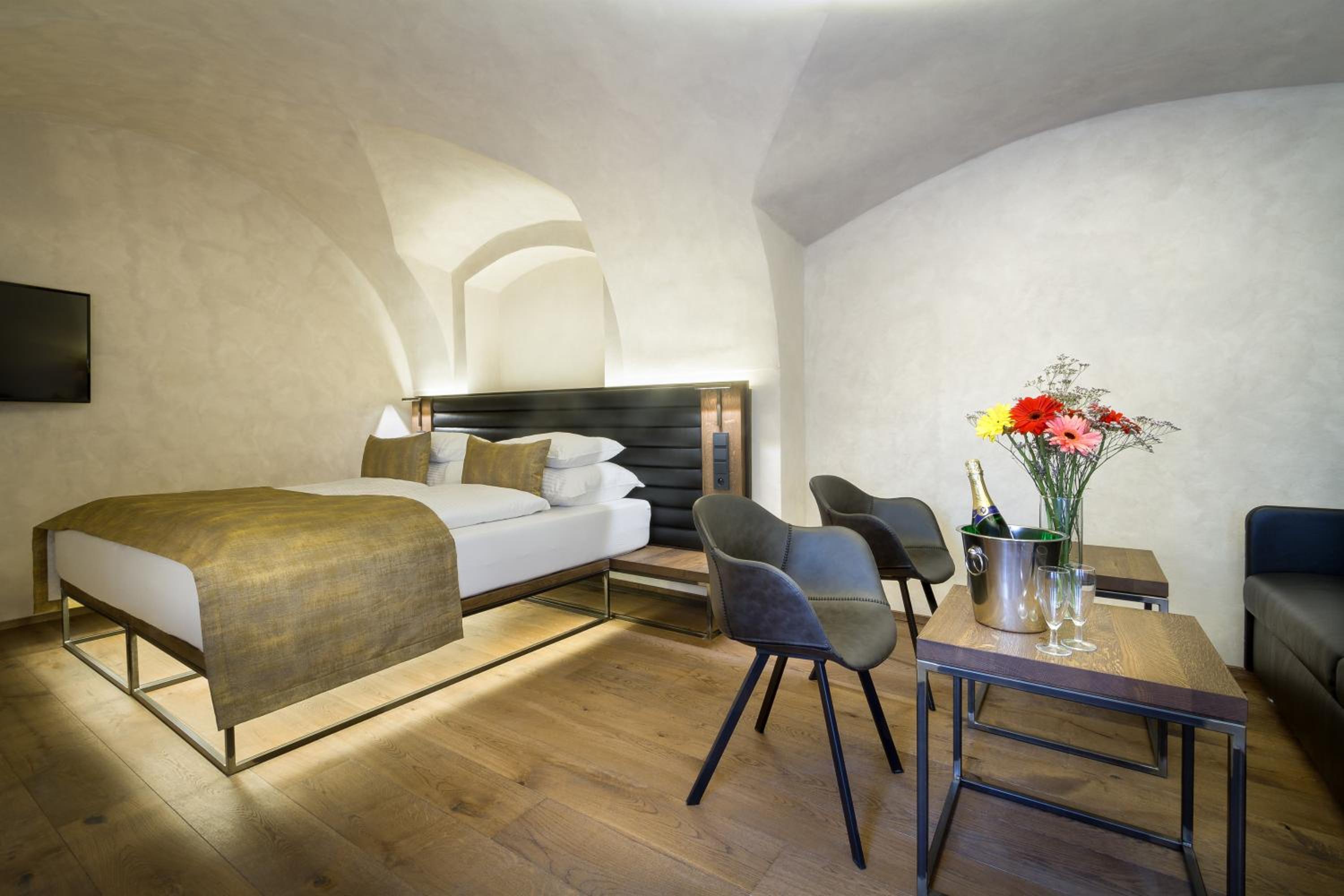 Deluxe Quadruple Room with Two Bedrooms