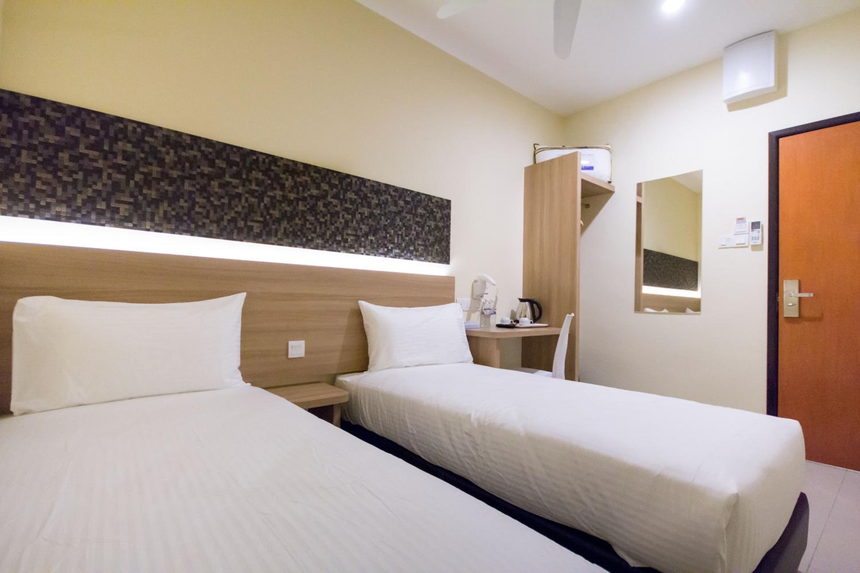 Standard Twin Room