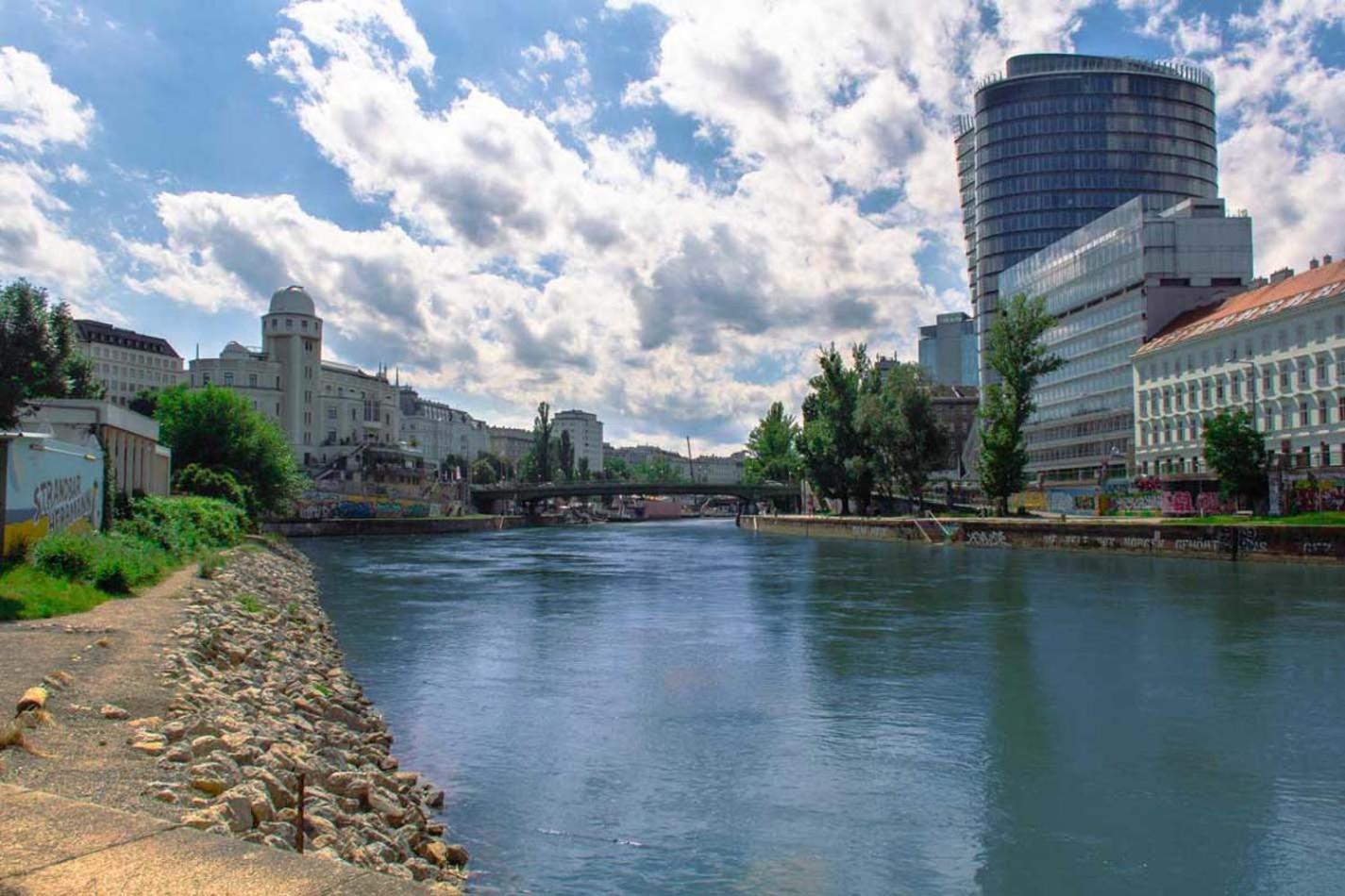 Deluxe One-Bedroom Apartment with Terrace