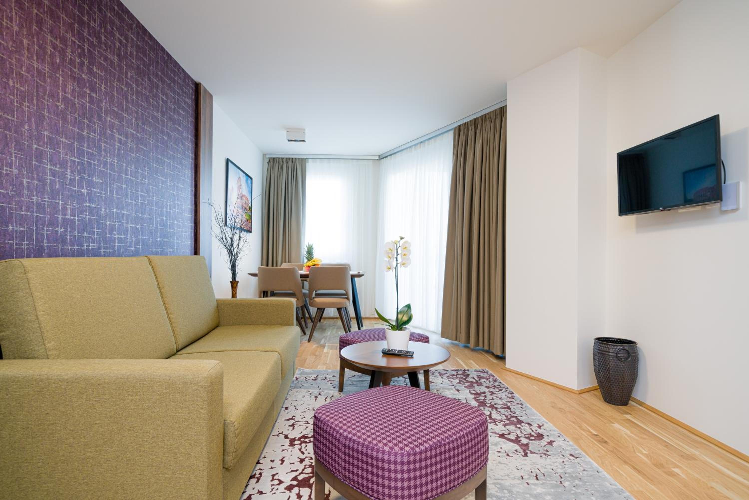 One-Bedroom Apartment with Balcony