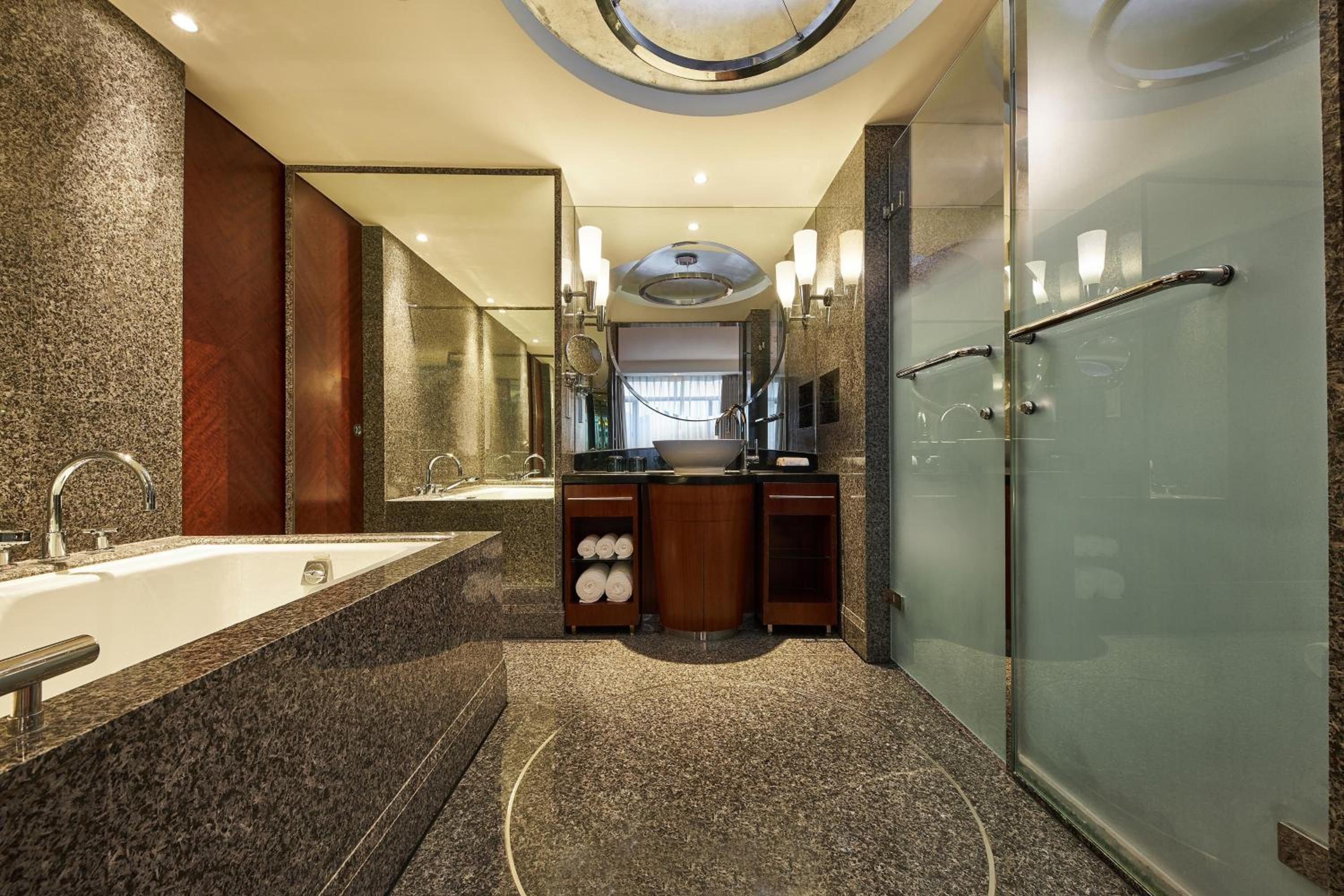 Crown Studio King Room