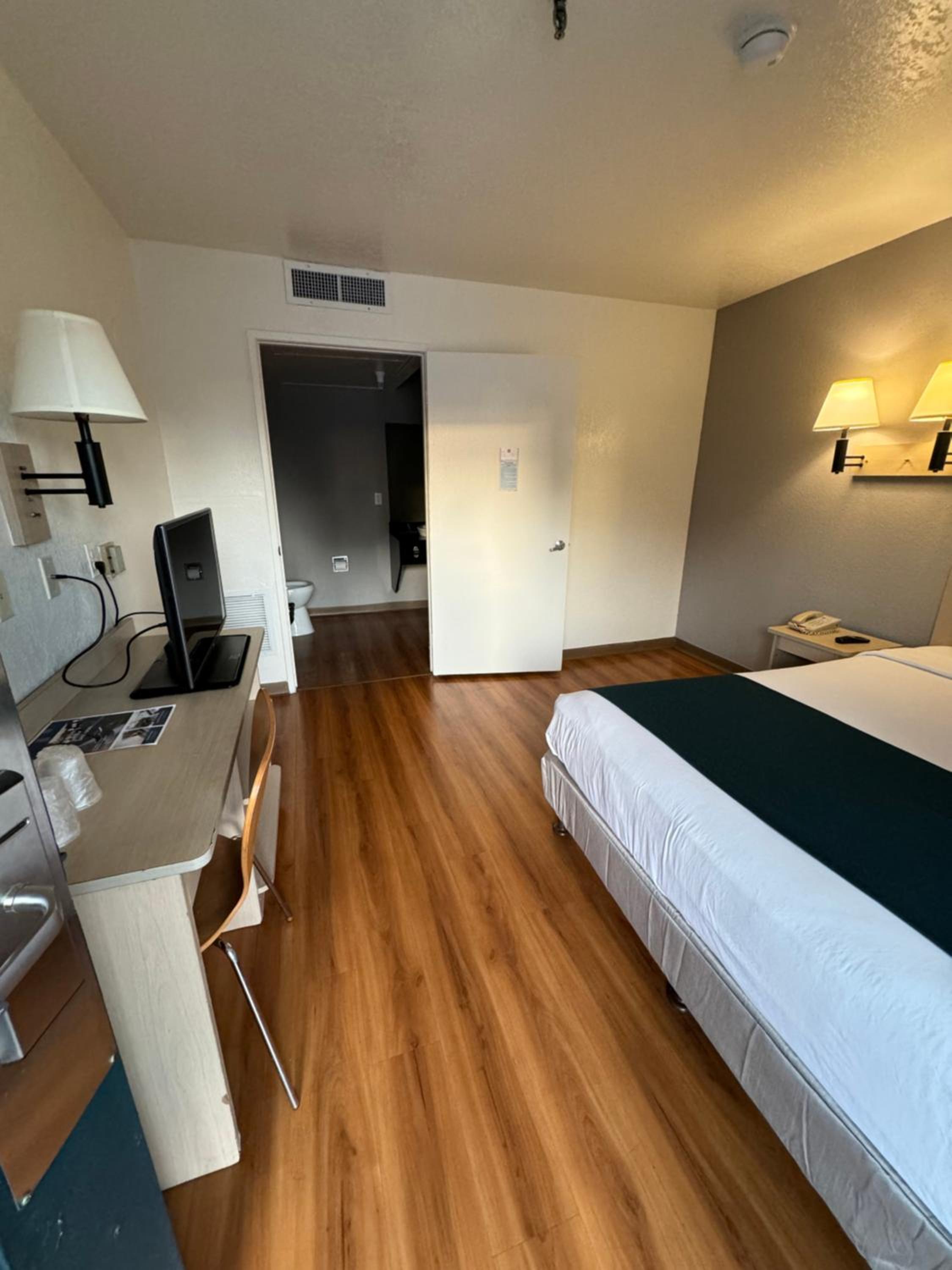 Double Room - Disability Access - Non-Smoking