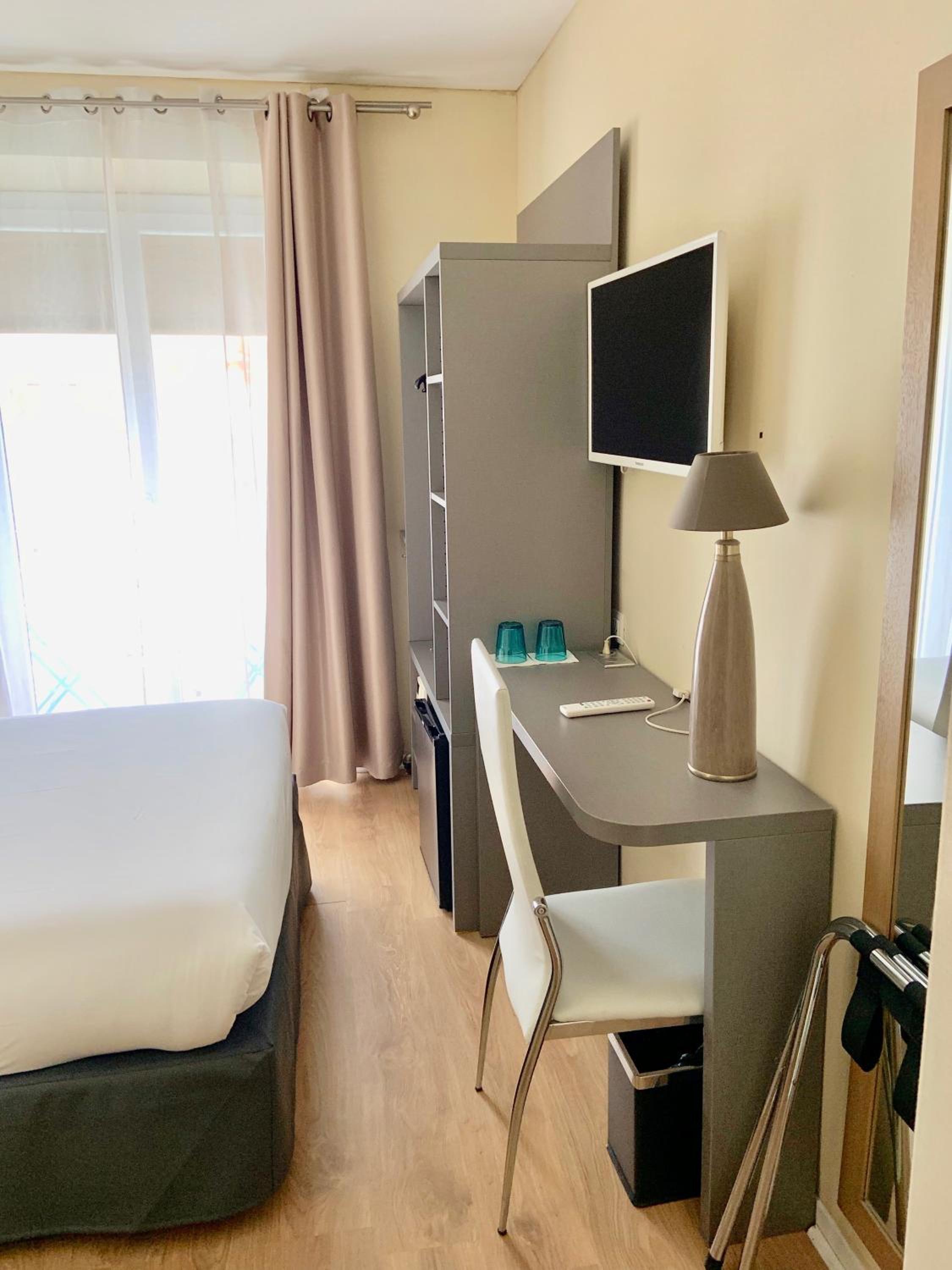 Double standard room with balcony