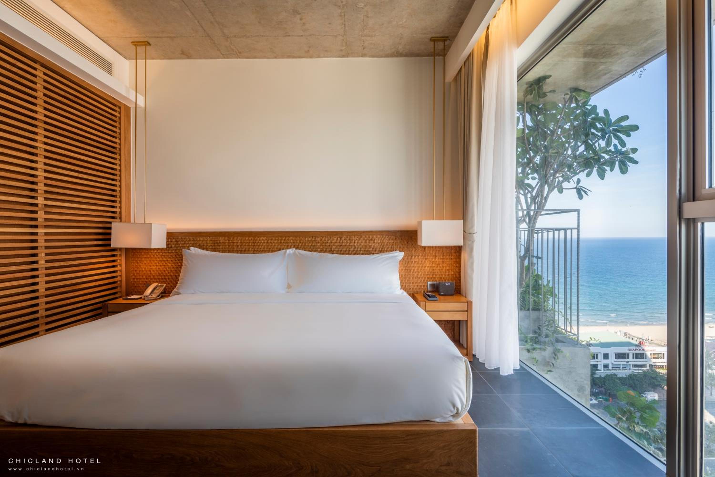 Superior Double with Partial Sea View