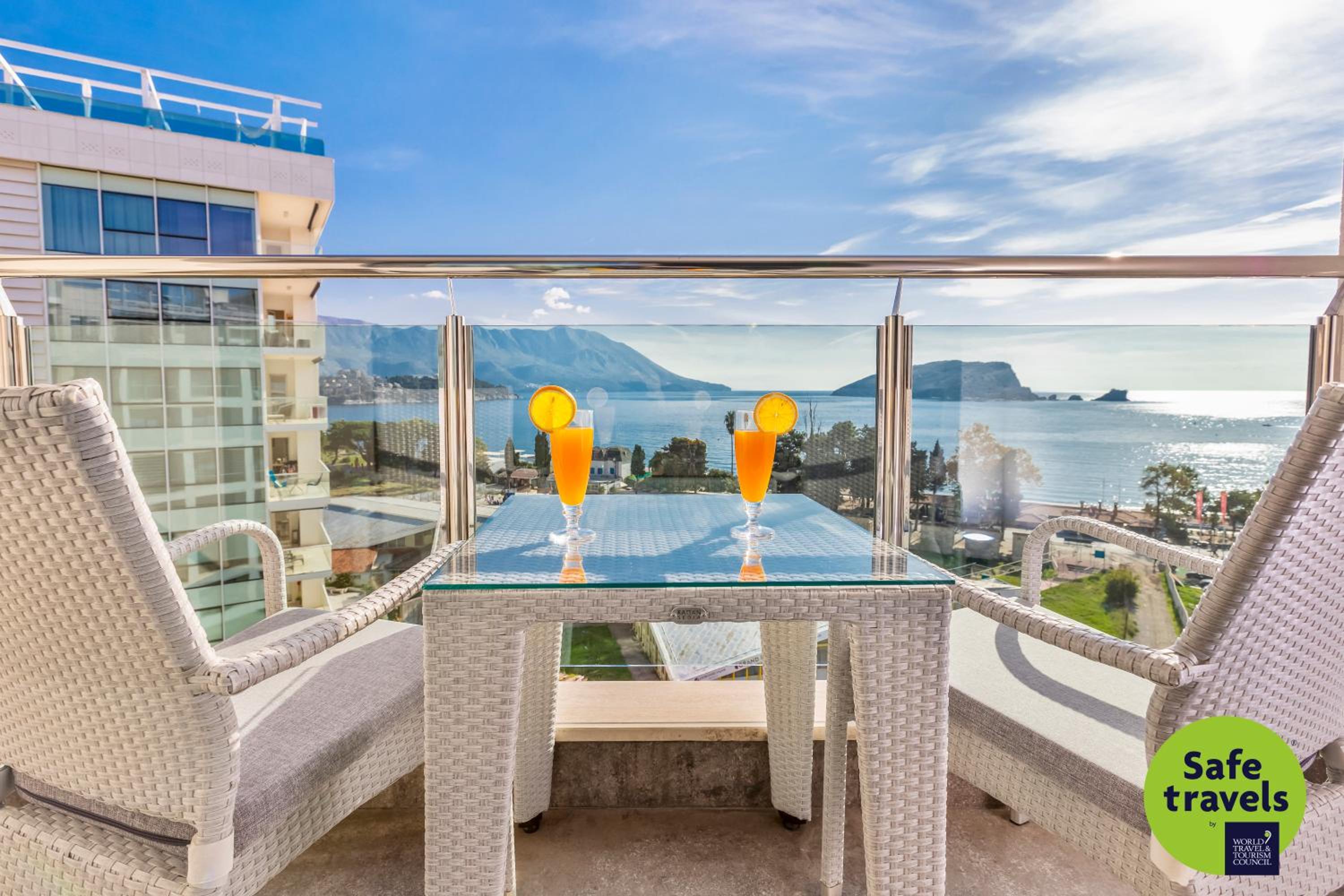 Double or Twin Room with Balcony and Sea View