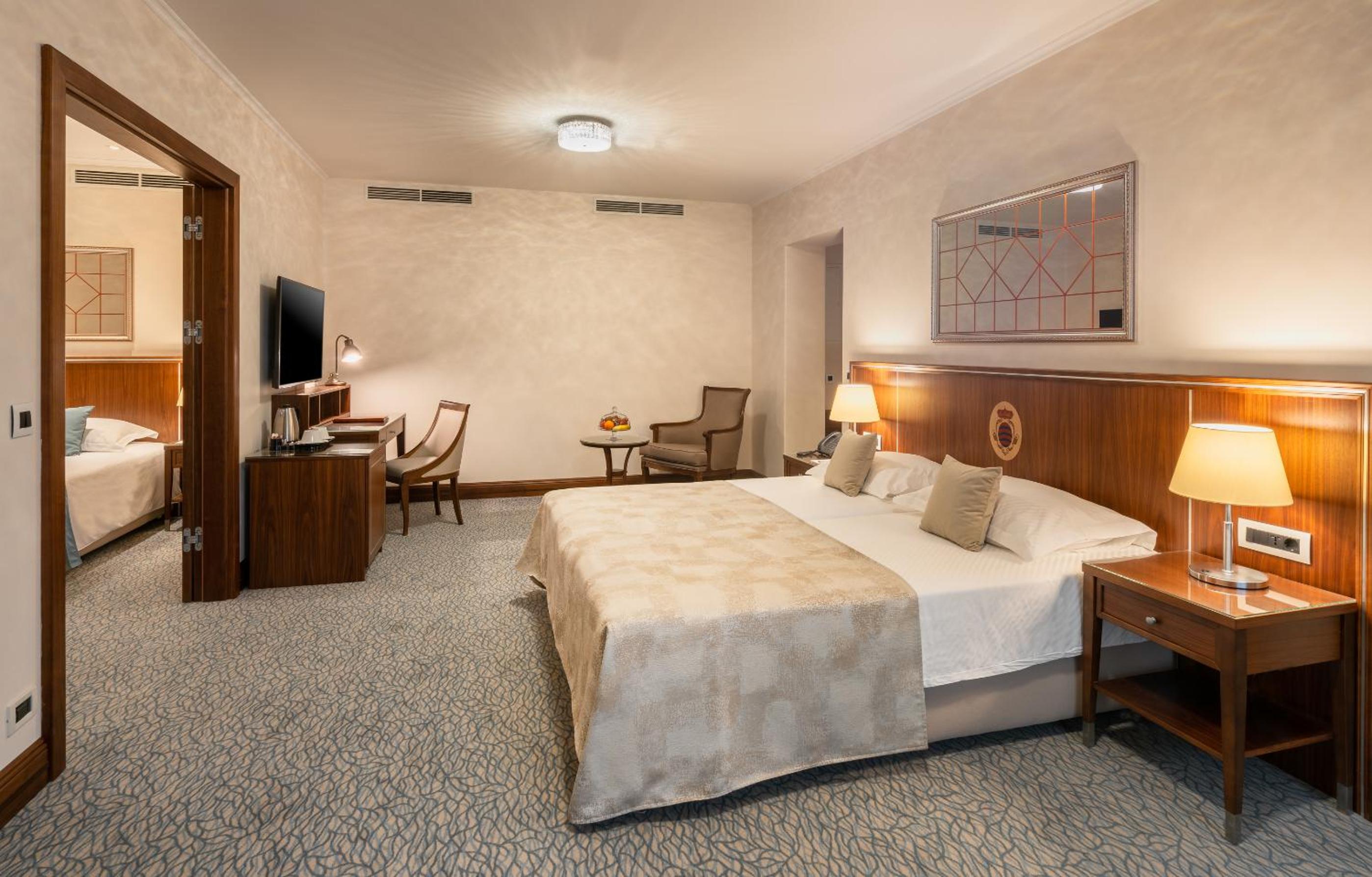 Classic Interconnecting Rooms with Balcony