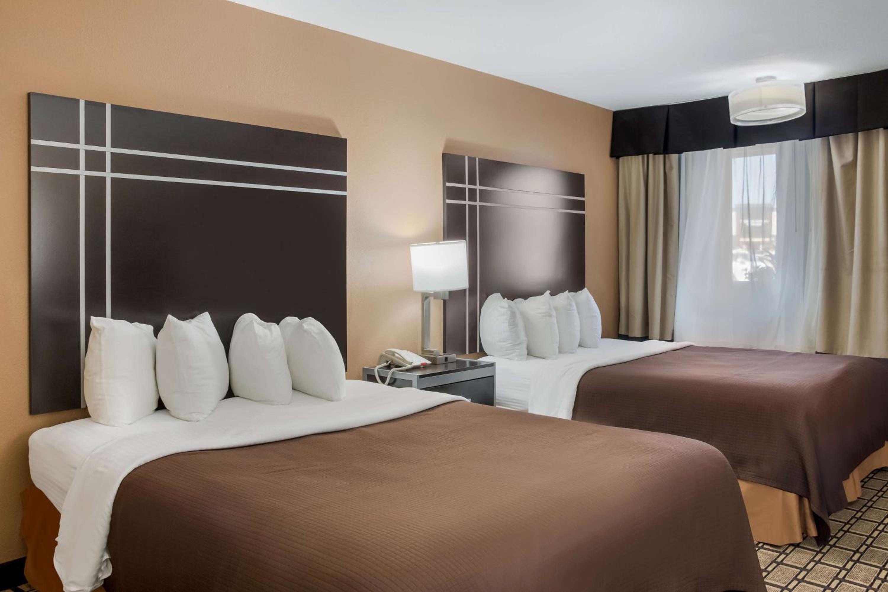 Queen Room with Two Queen Beds - Non-Smoking