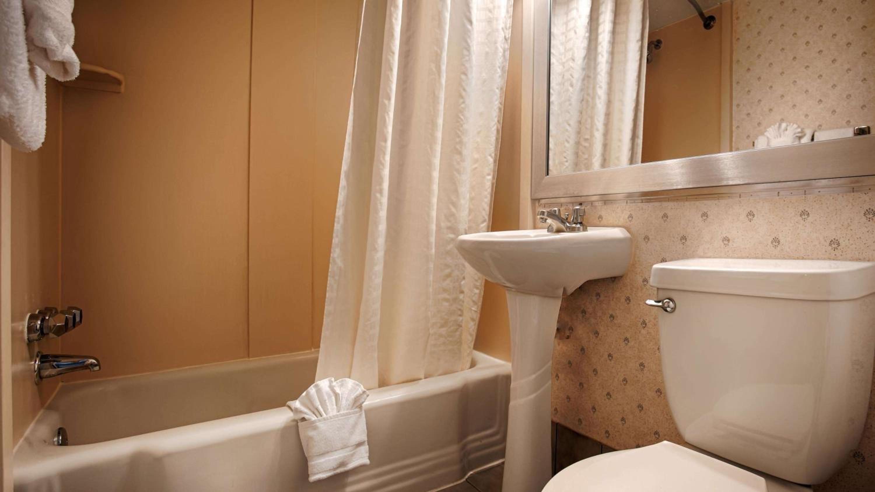 Deluxe King Room - Non-Smoking