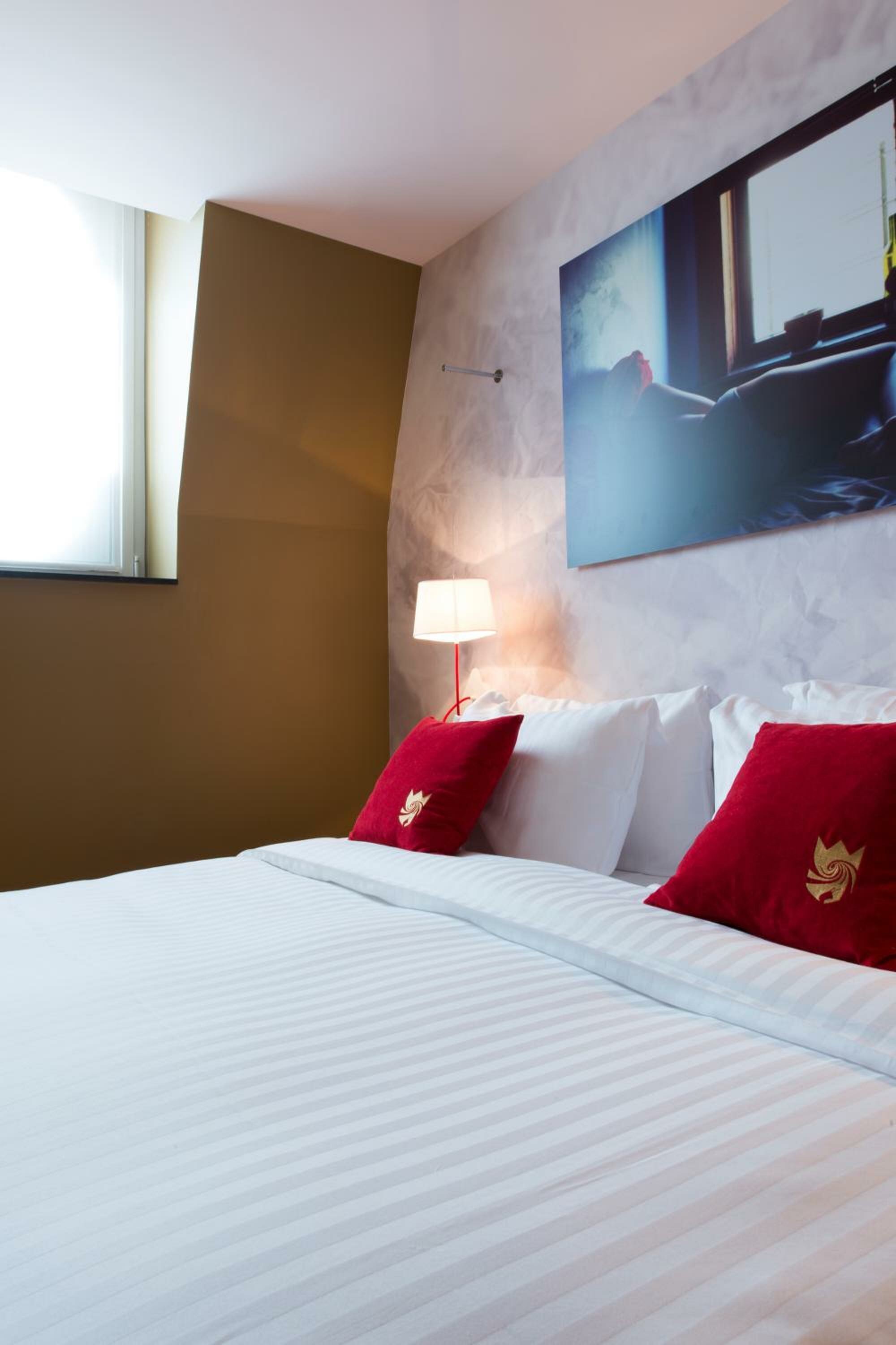 Deluxe Double Room with River Side