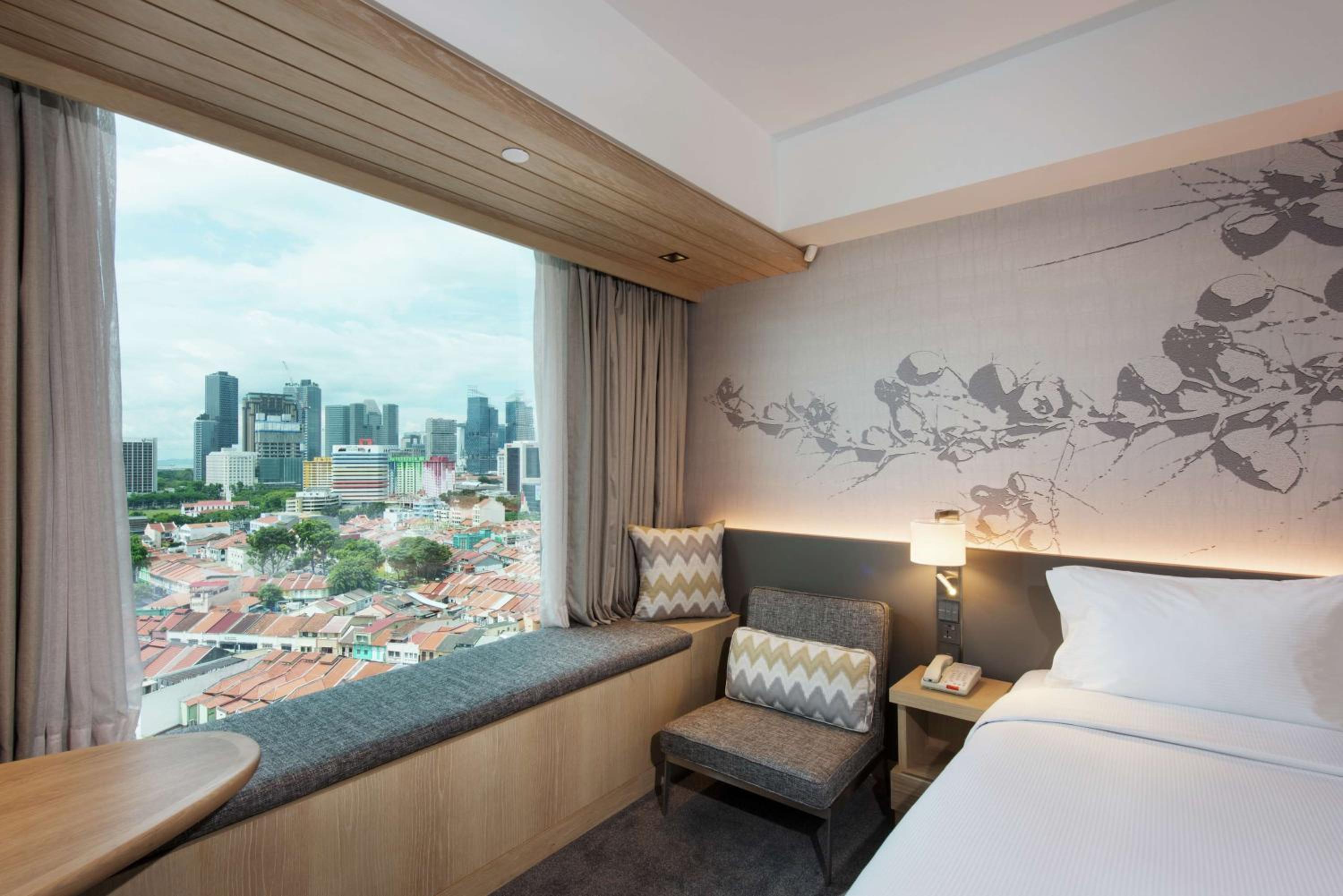 Deluxe King Room with City View