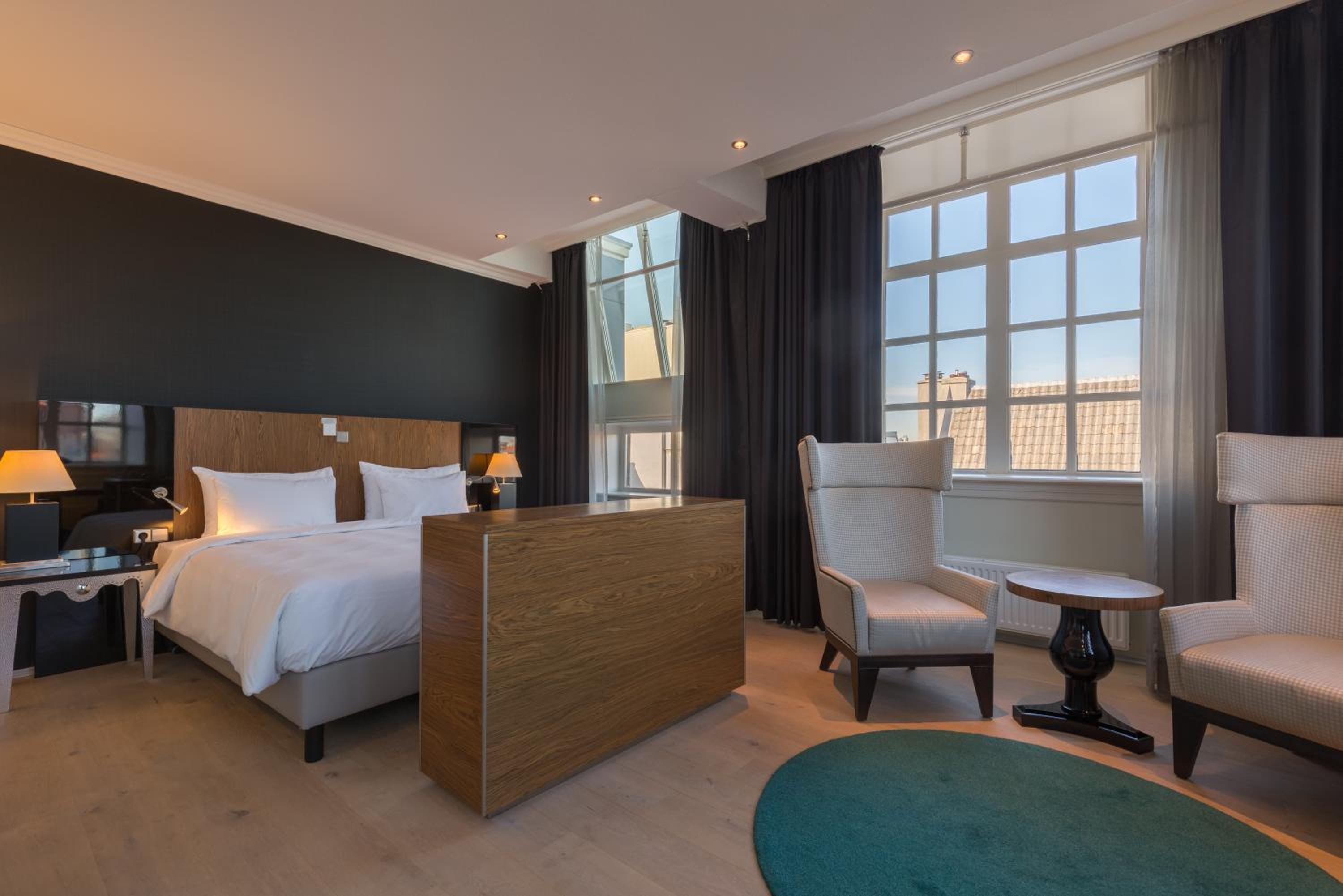 New Amsterdam Suite with Canal View