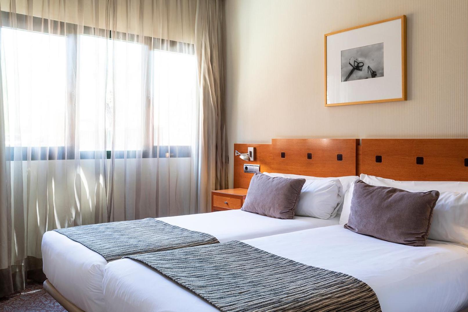 Double or Twin Room (1-2 Adults)