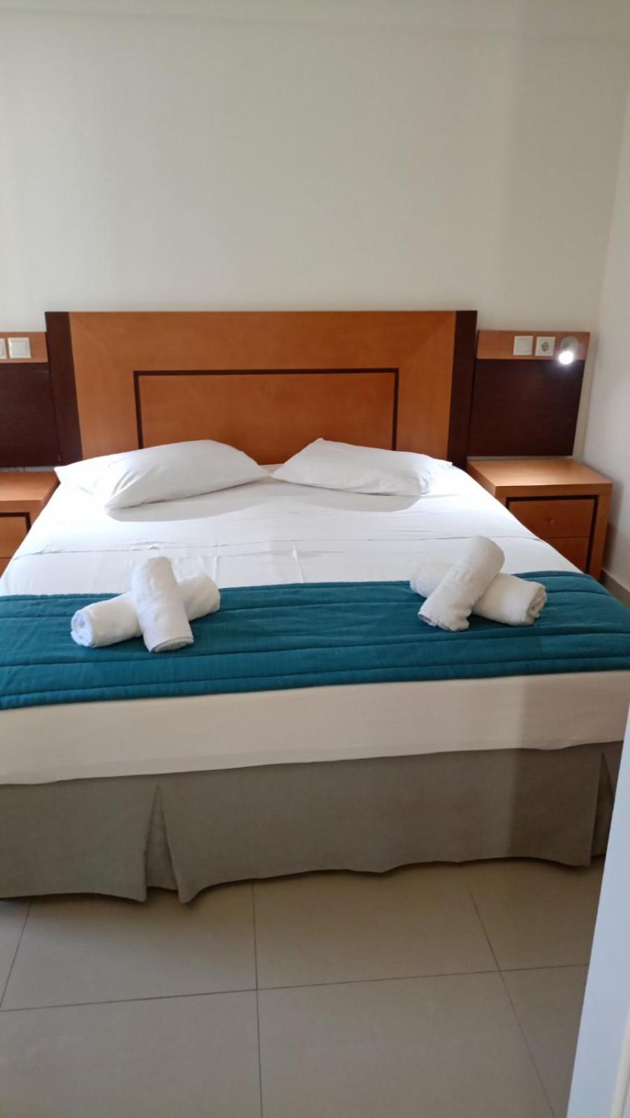 Studio (2 Adults)