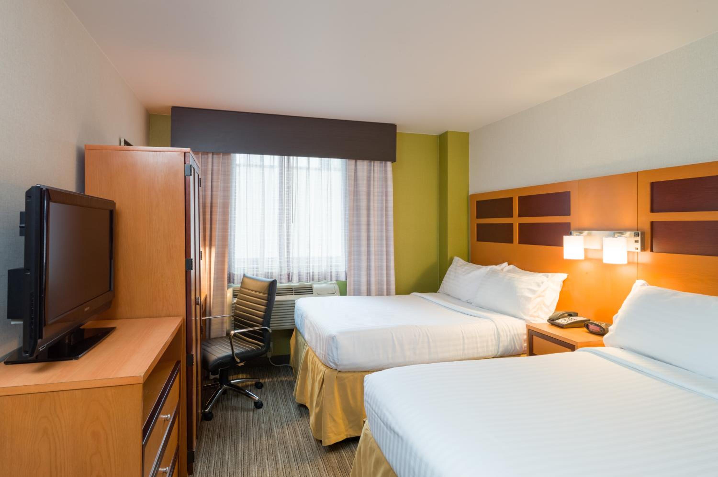 Double Room with Two Double Beds - Non-Smoking