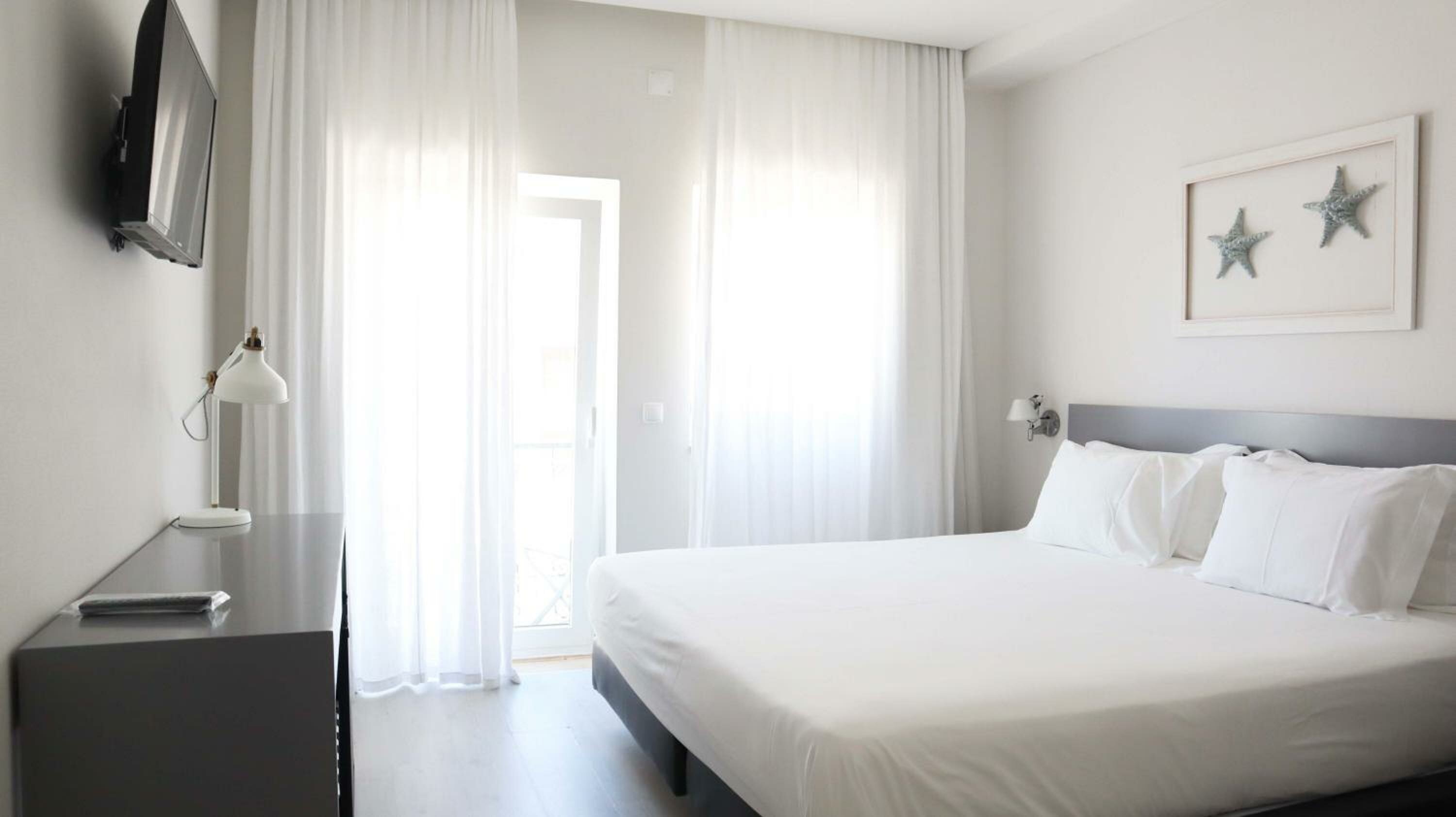 Double Room with Side Sea View and Balcony