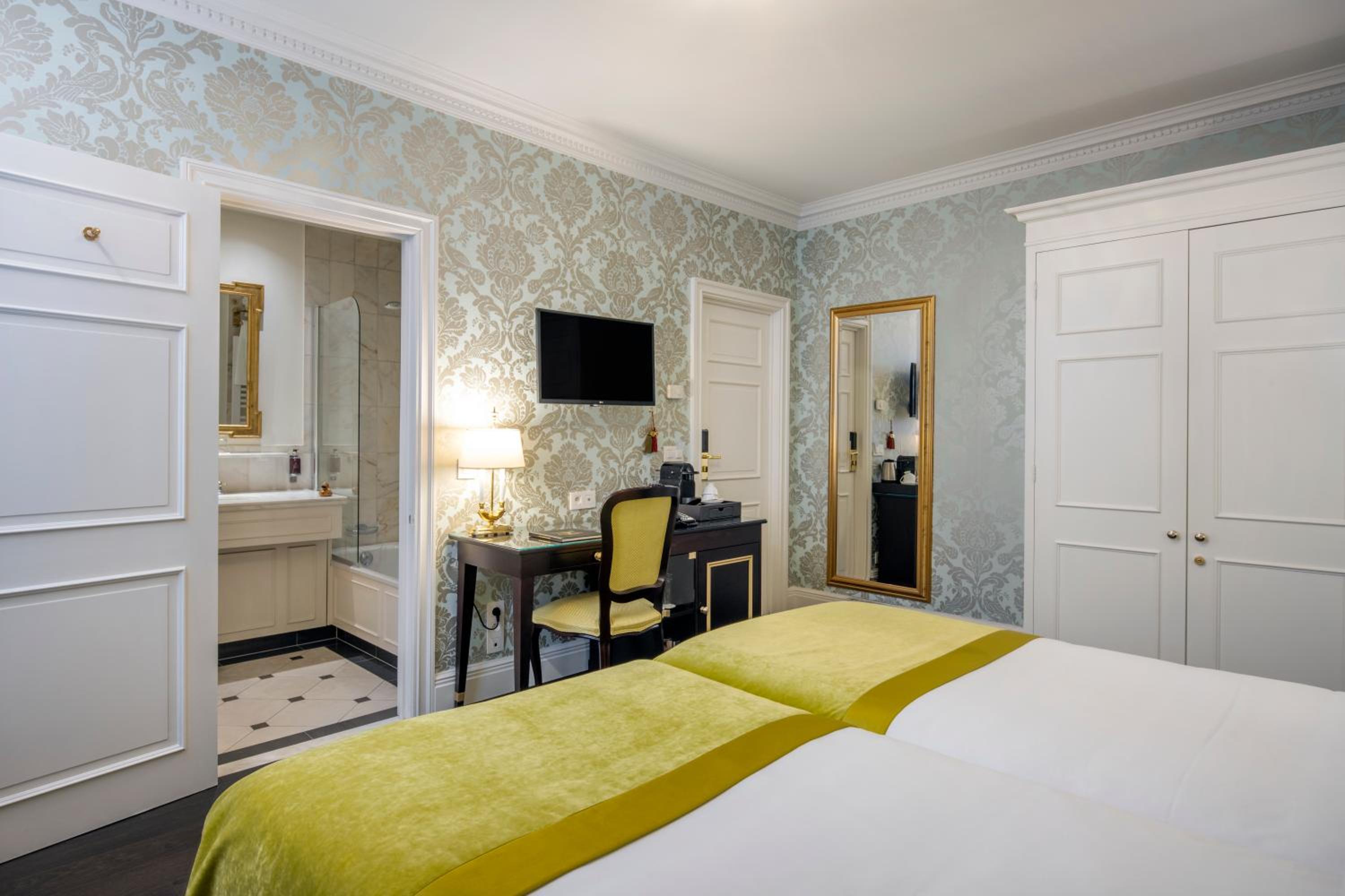 Classic Double Room