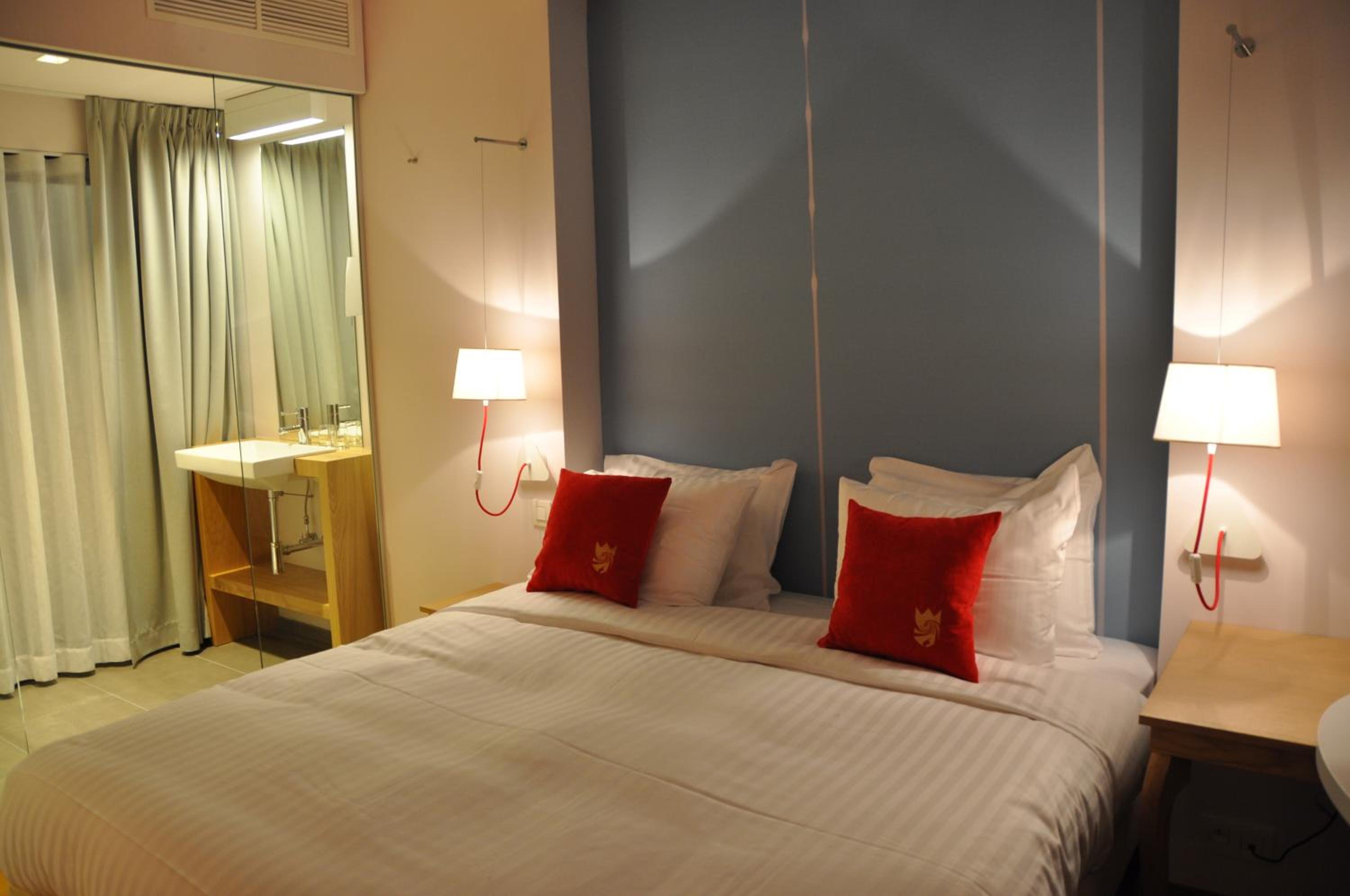 Standard Double Room with Pool Side