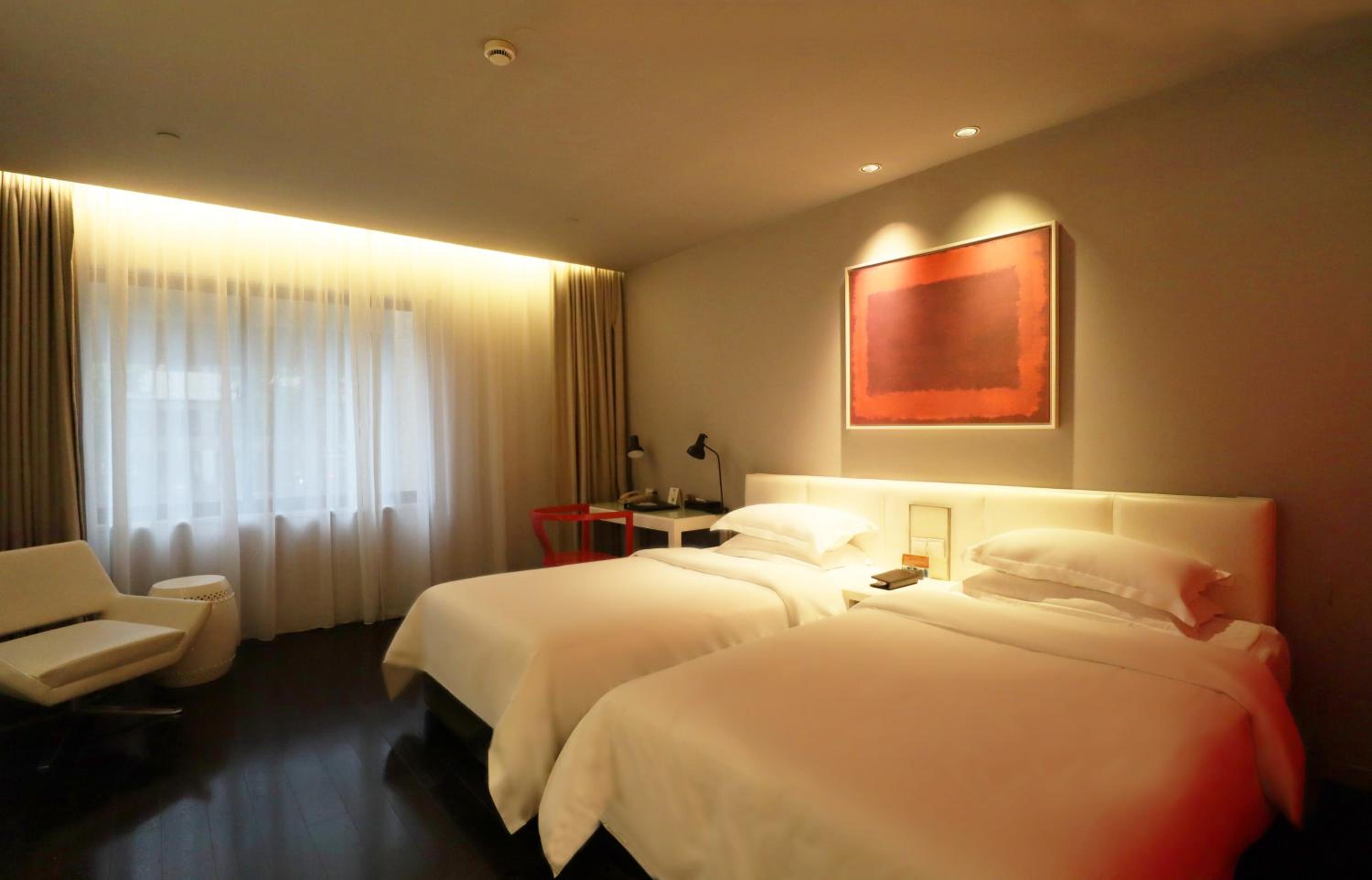 Ultra Sassy Twin Room