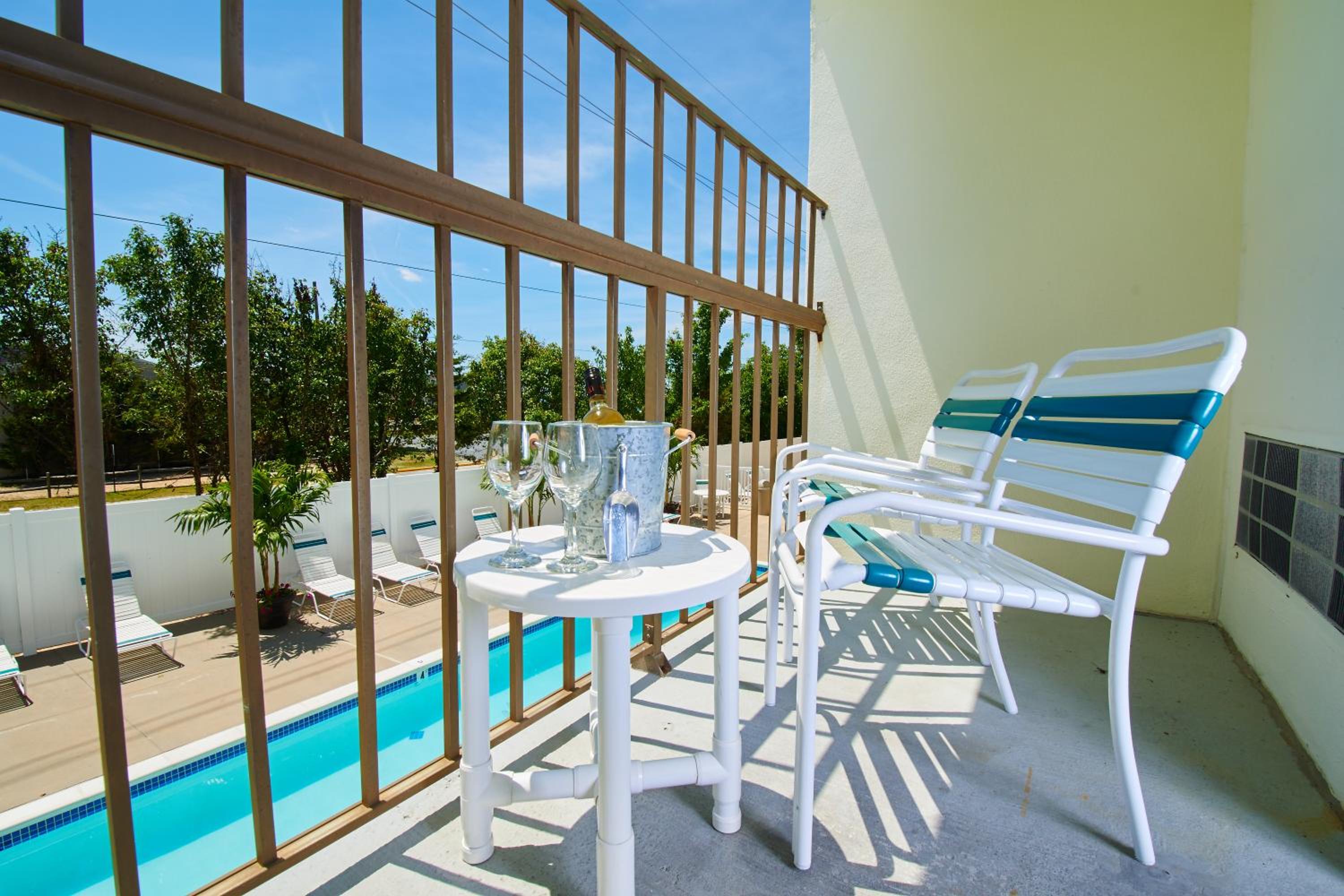 King Room with Sleeper Sofa - Pool View