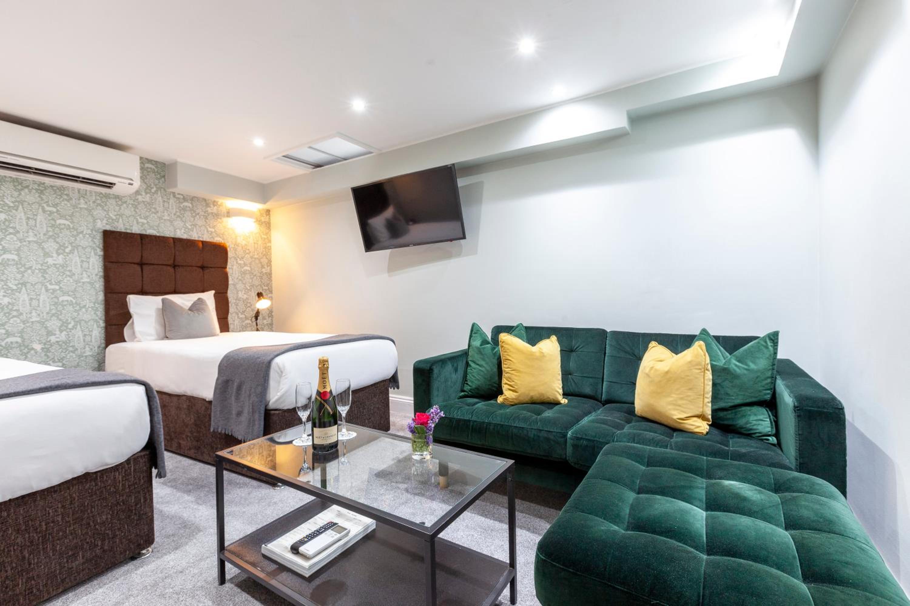 Quadruple Room with Shower