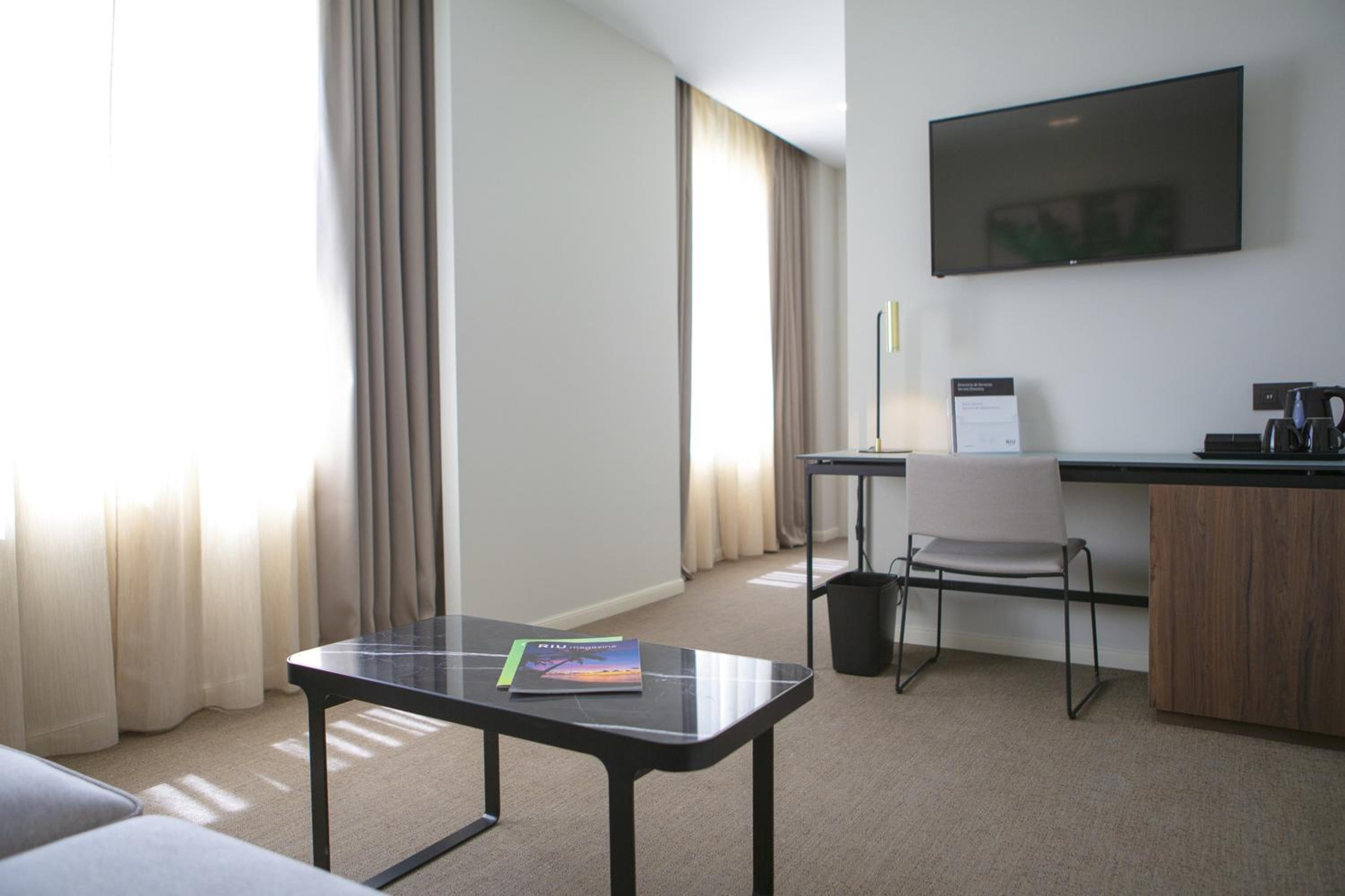 Deluxe Family King Room