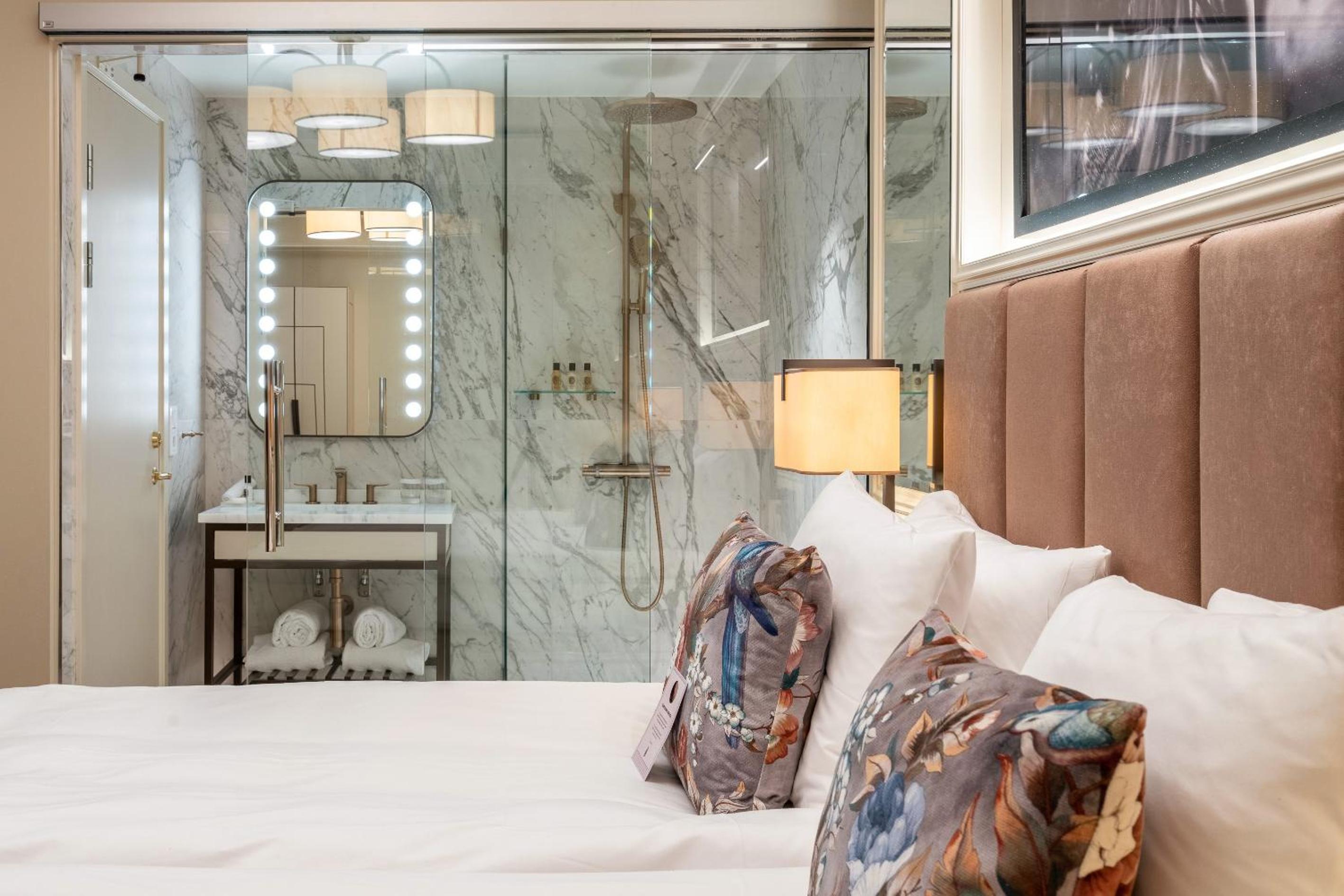 Vault Room without window