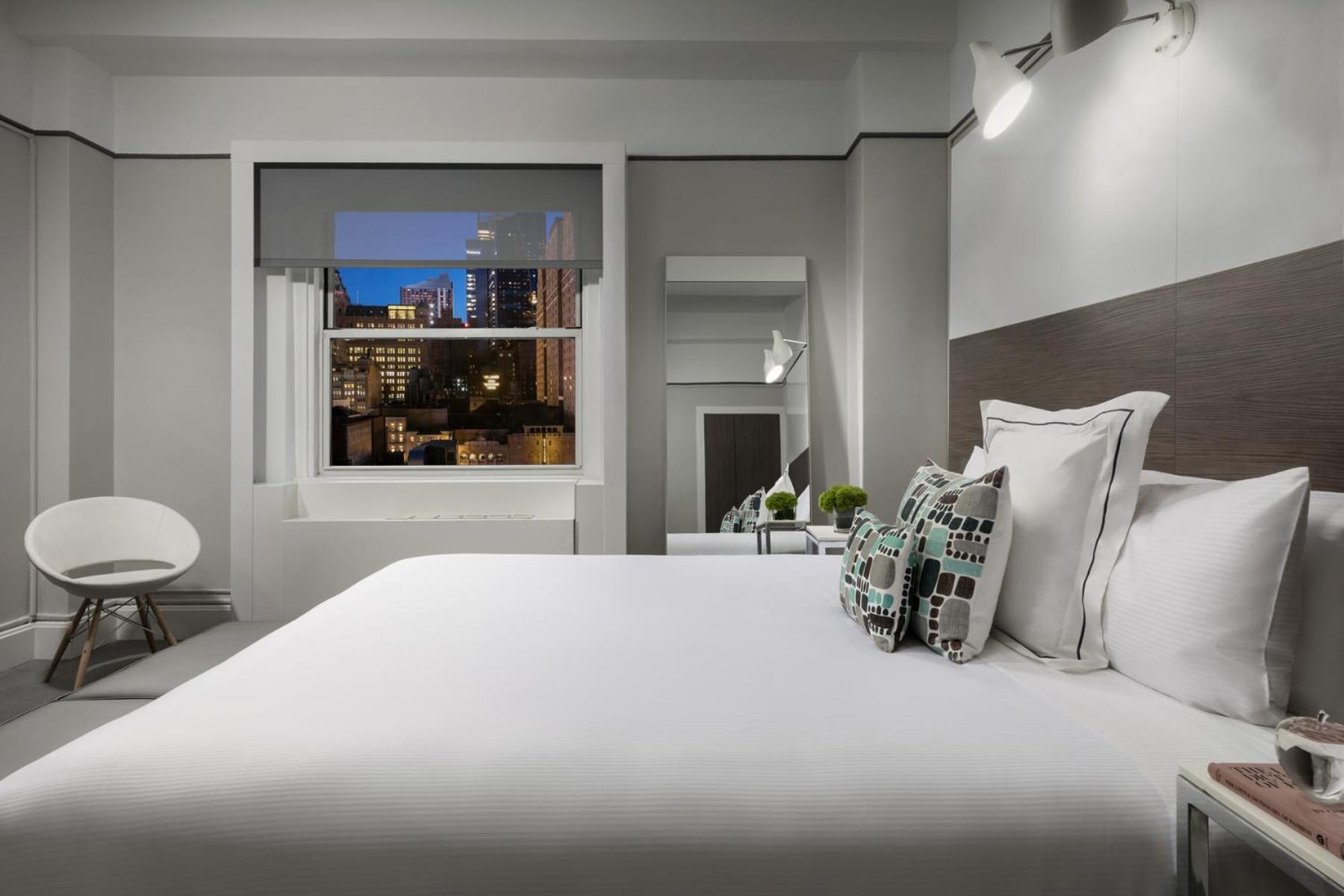 Deluxe King Room