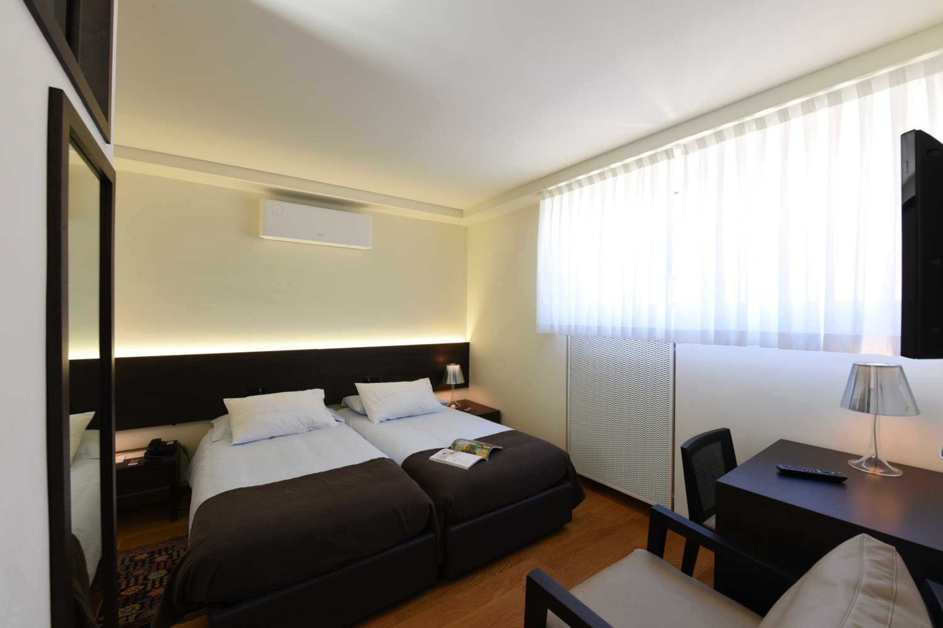 Two-Bedroom Suite with Lake View and Terrace