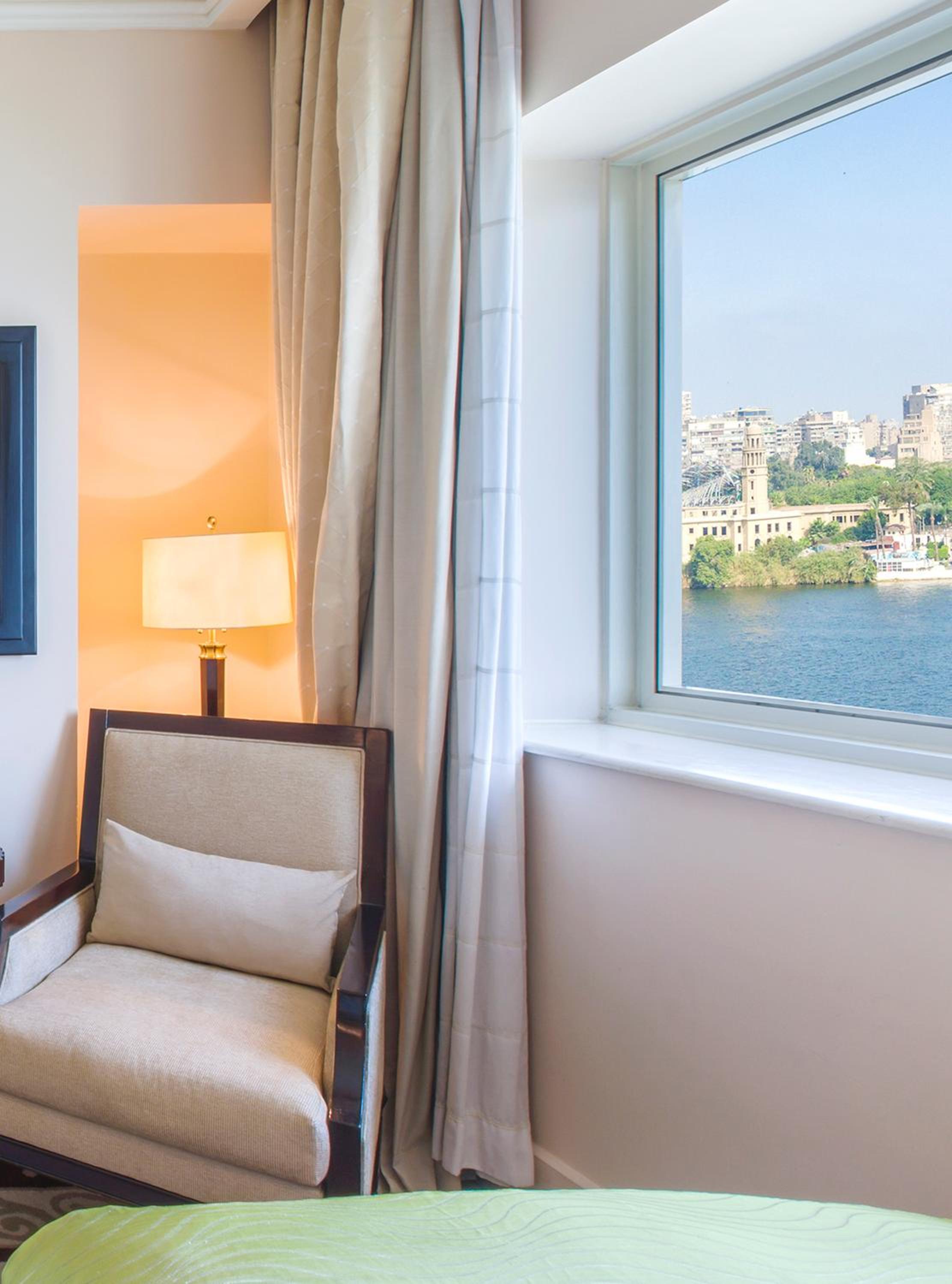 Nile Deluxe Room Twin Beds 