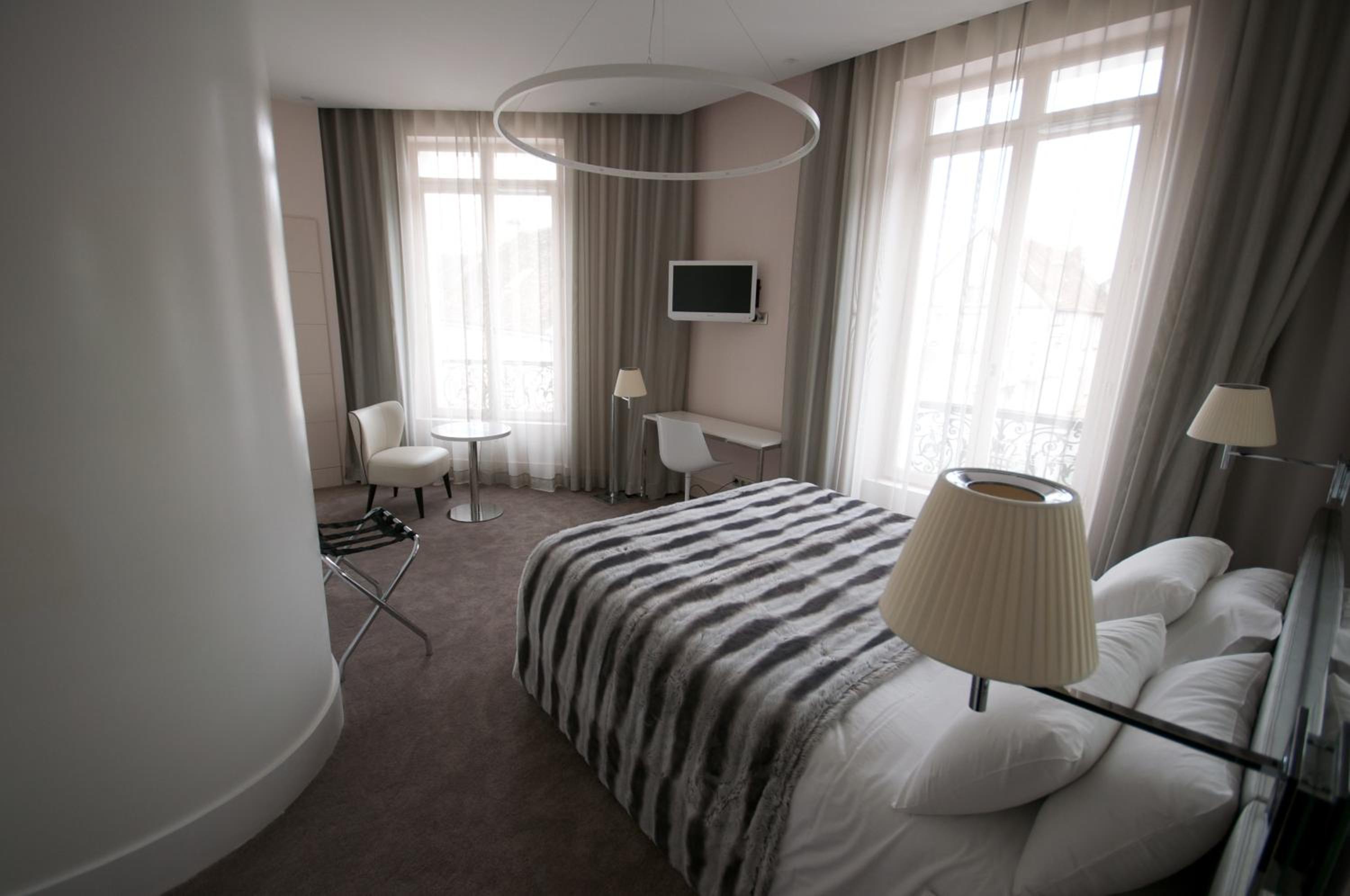 Deluxe Double or Twin Room