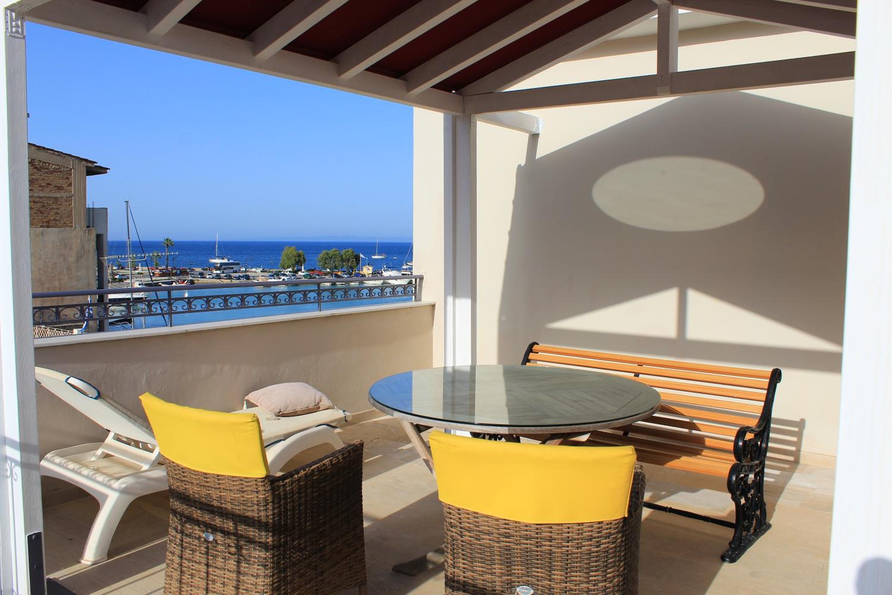  Superior Triple Room with Partial Sea View