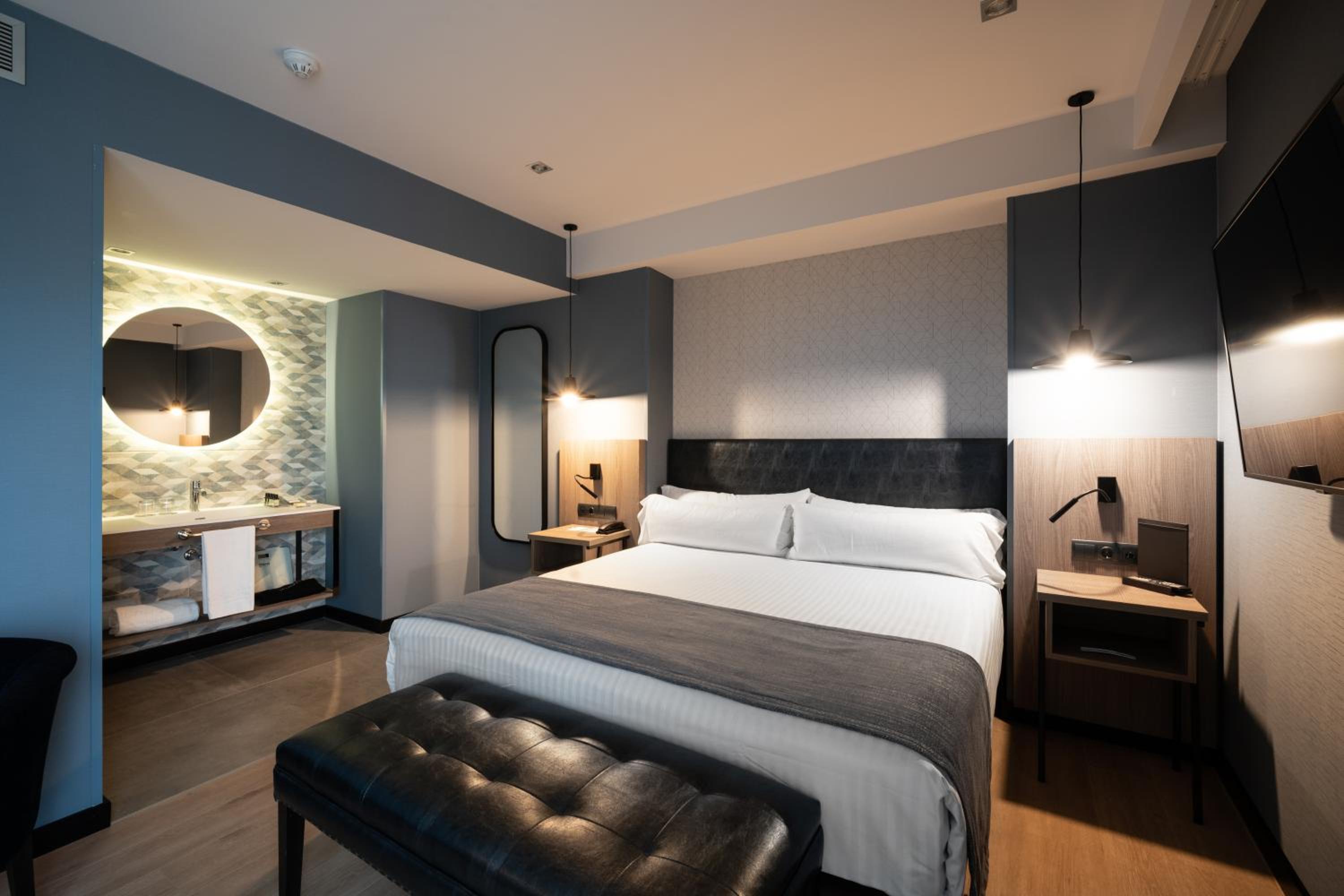 Double or Twin Room with Terrace and Spa Access