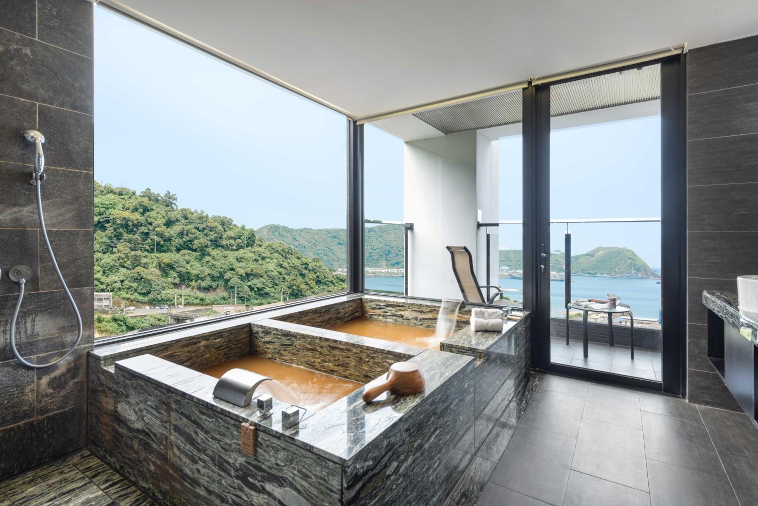 Luxury King Room with Ocean View