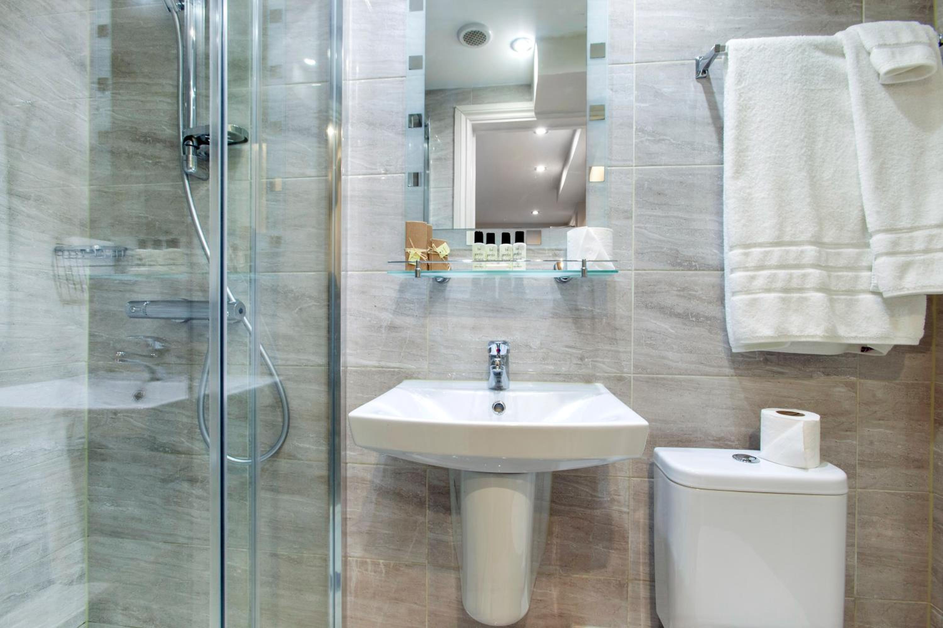 Economy Single Room (basement - no window) 