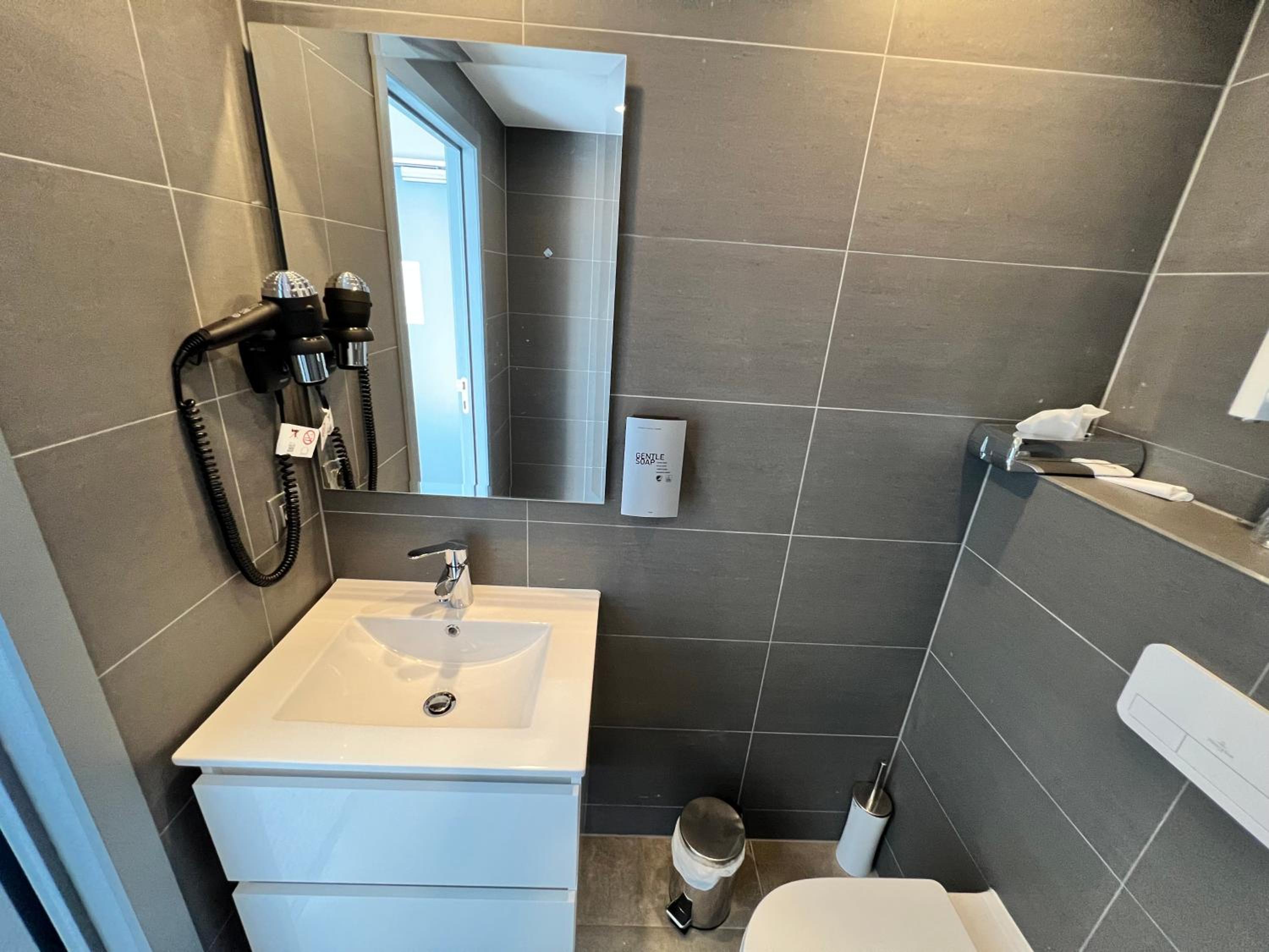 Single Room with Single Bed